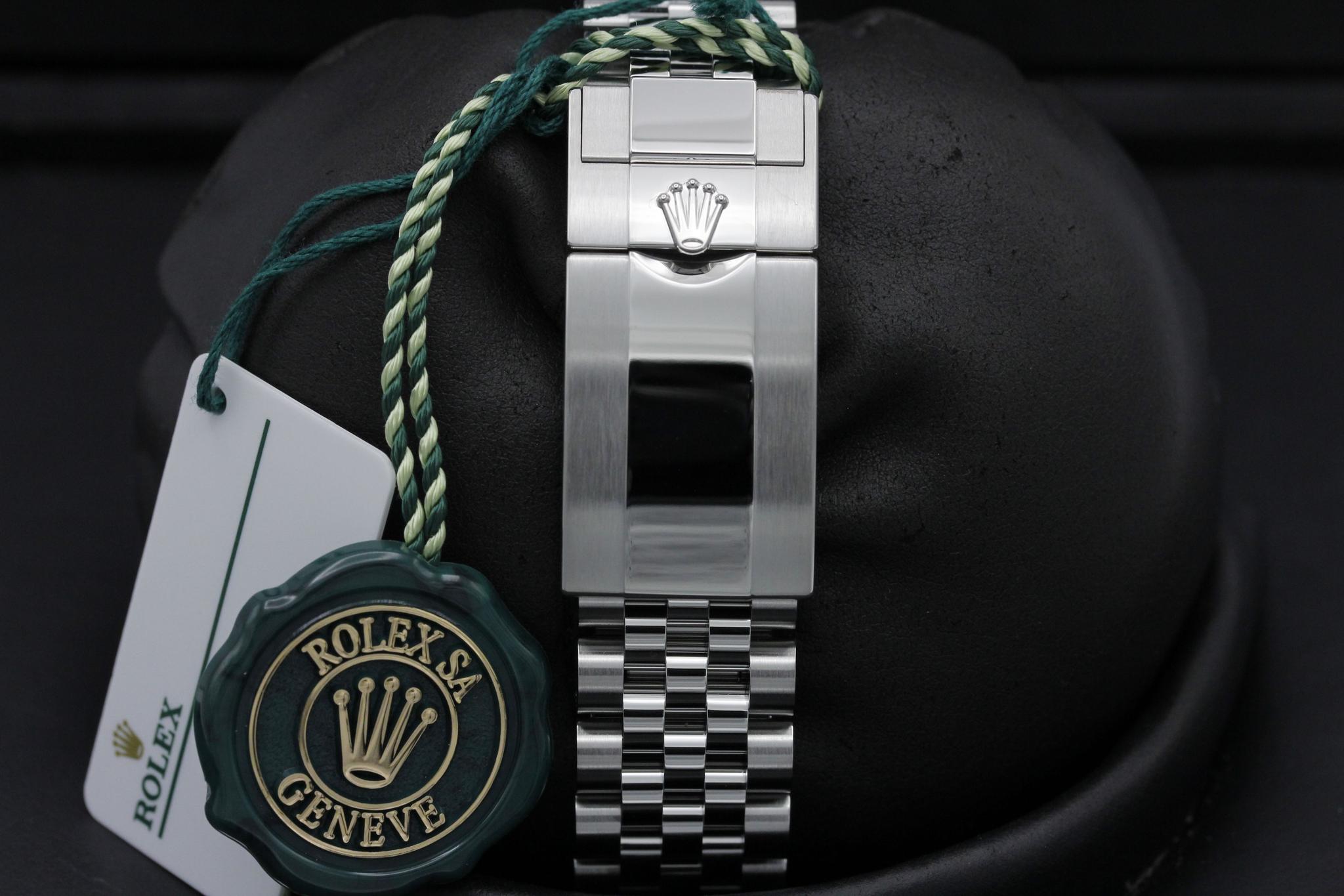 Watch Image 8