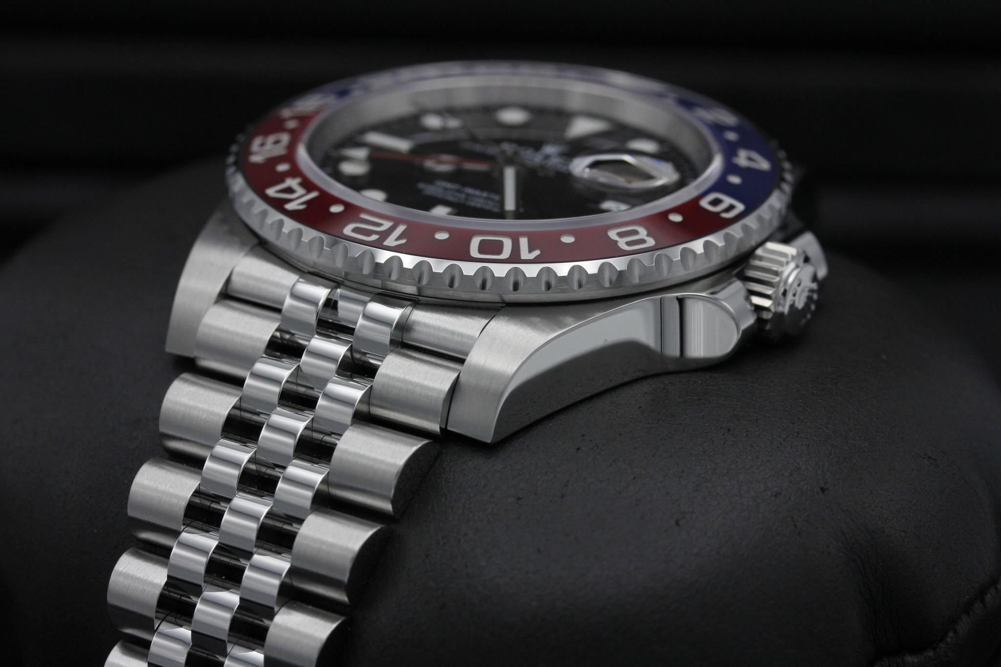 Watch Image 2