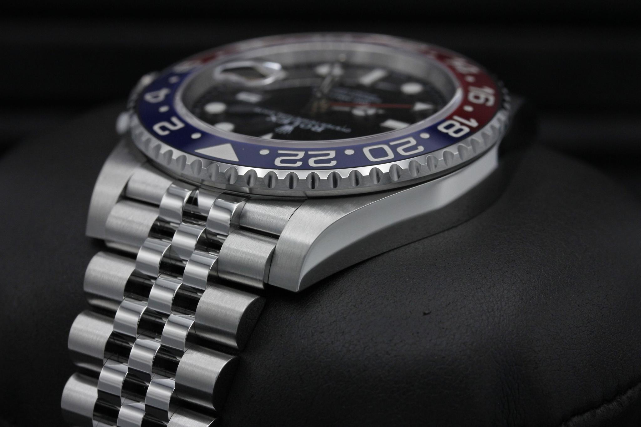 Watch Image 5