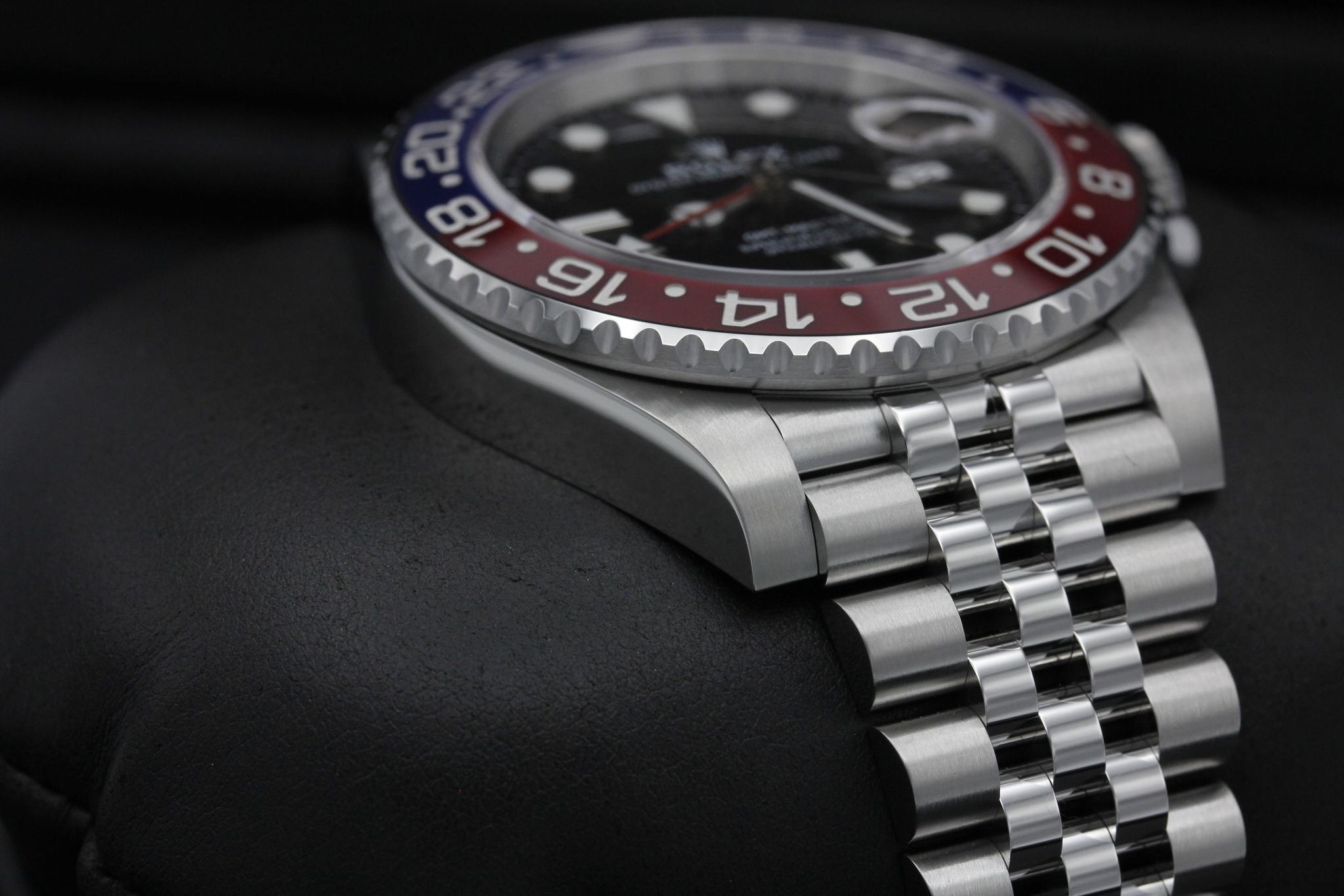 Watch Image 6
