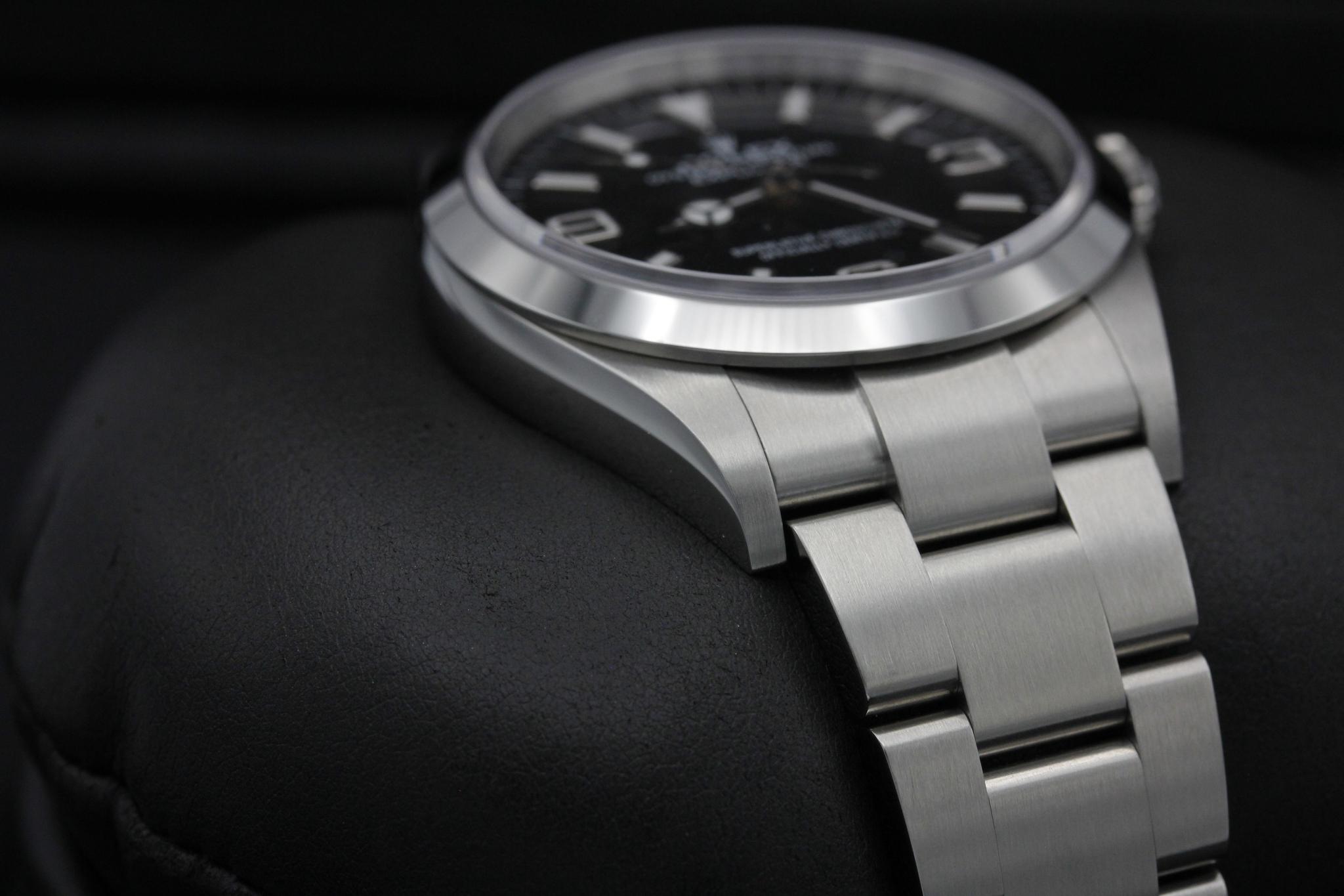Watch Image 6