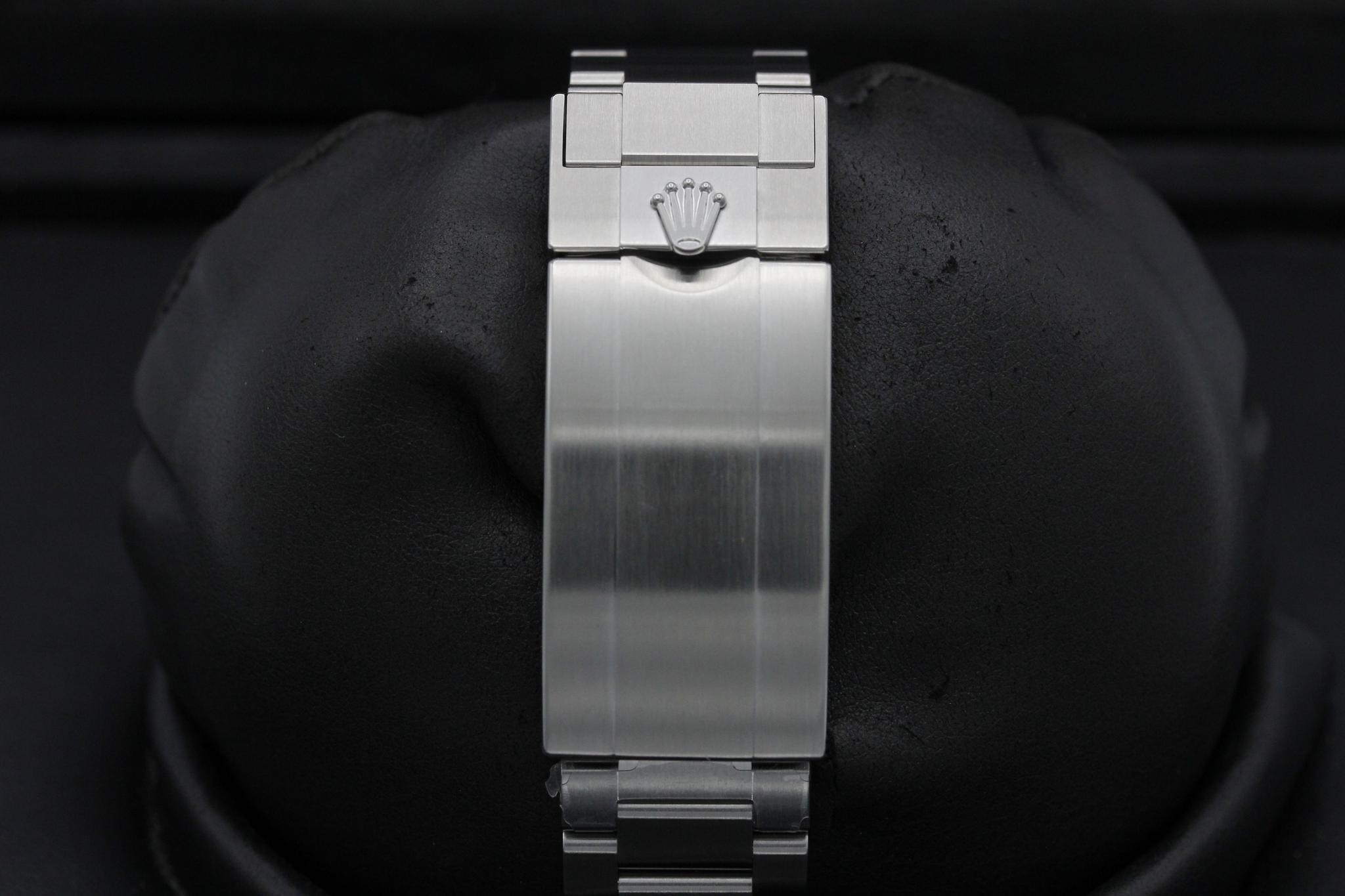 Watch Image 8