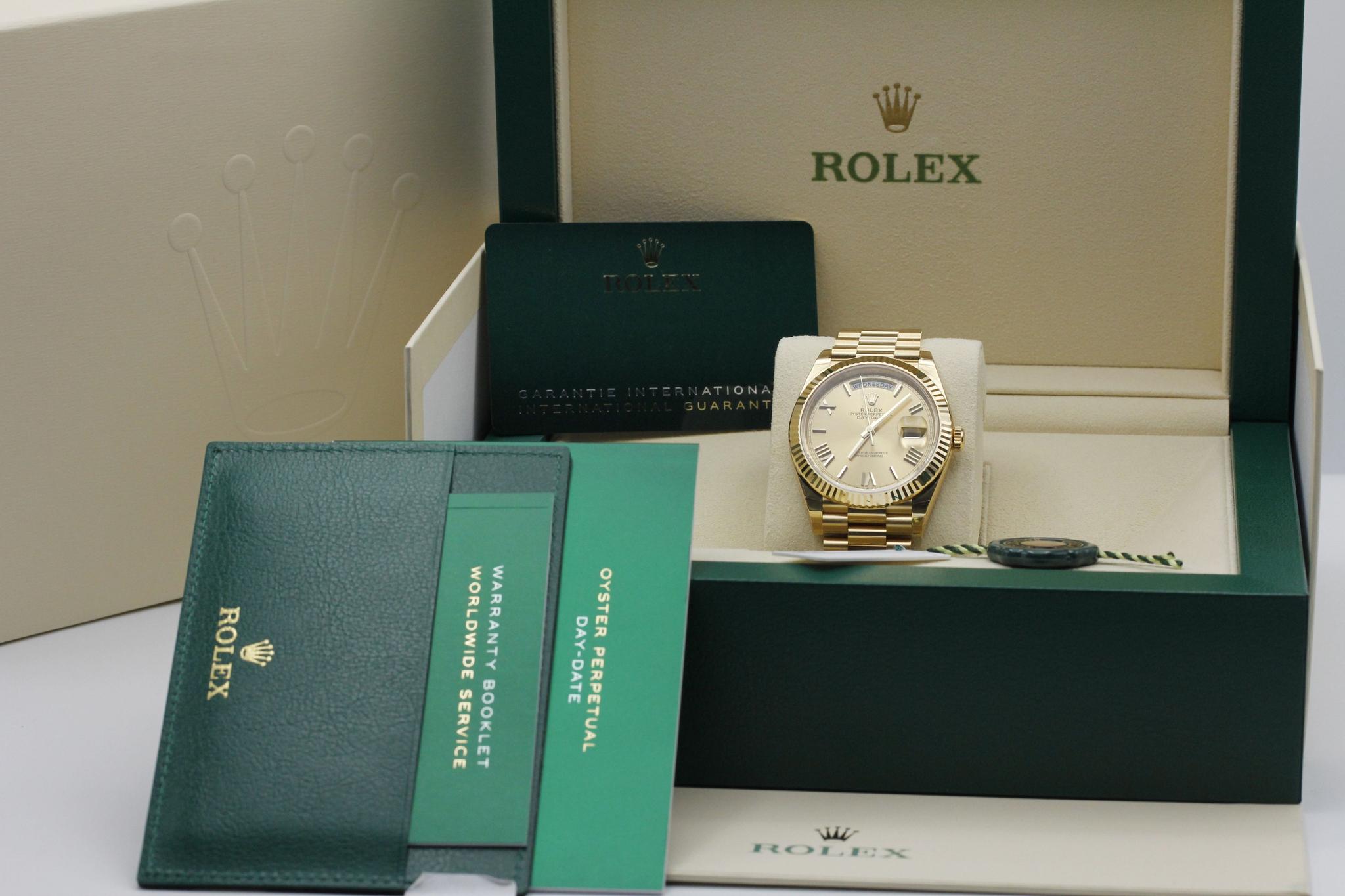 Watch Image 11