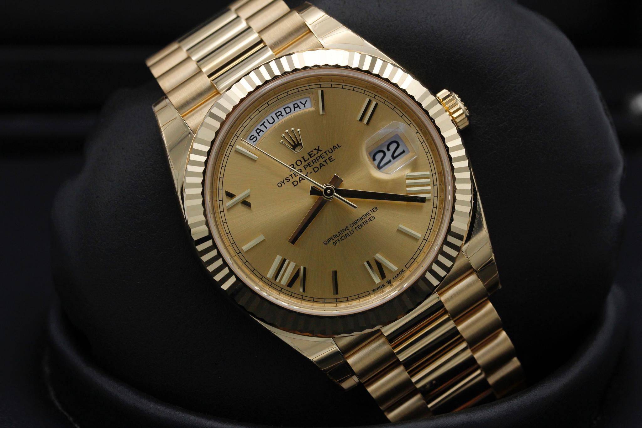 Watch Image 9