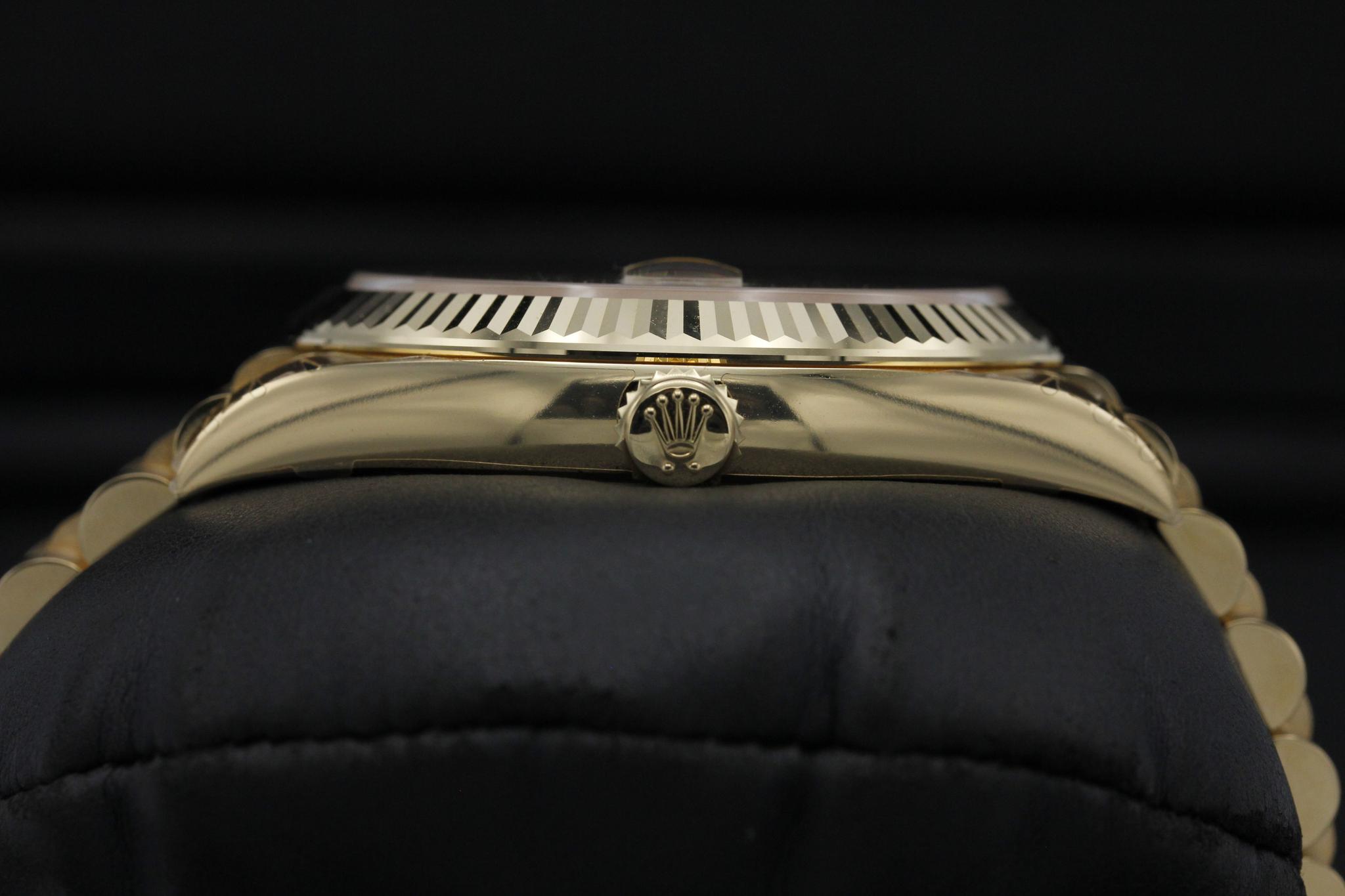 Watch Image 3