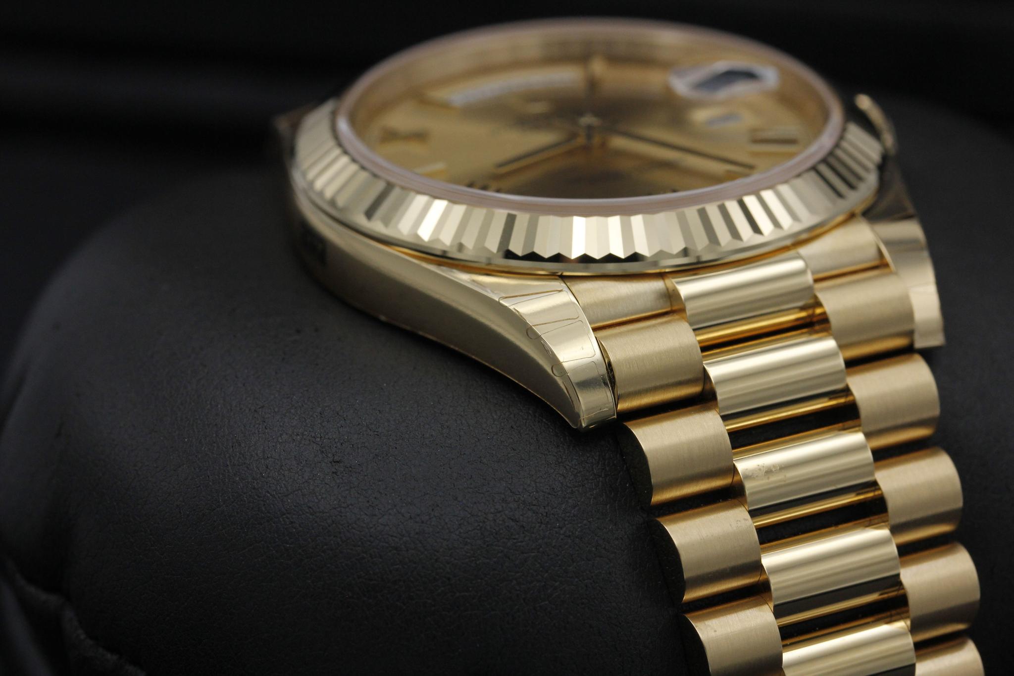 Watch Image 6