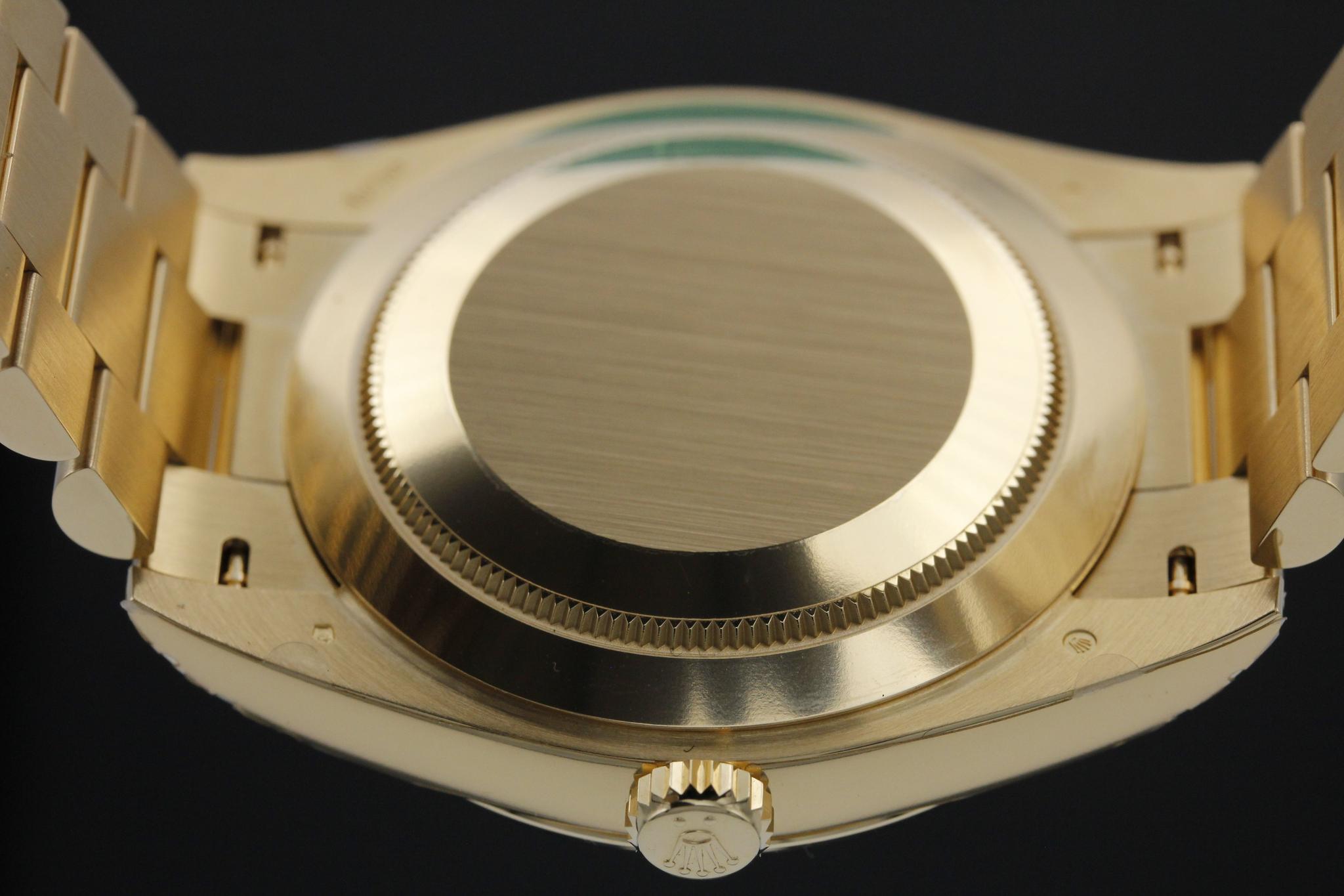 Watch Image 7