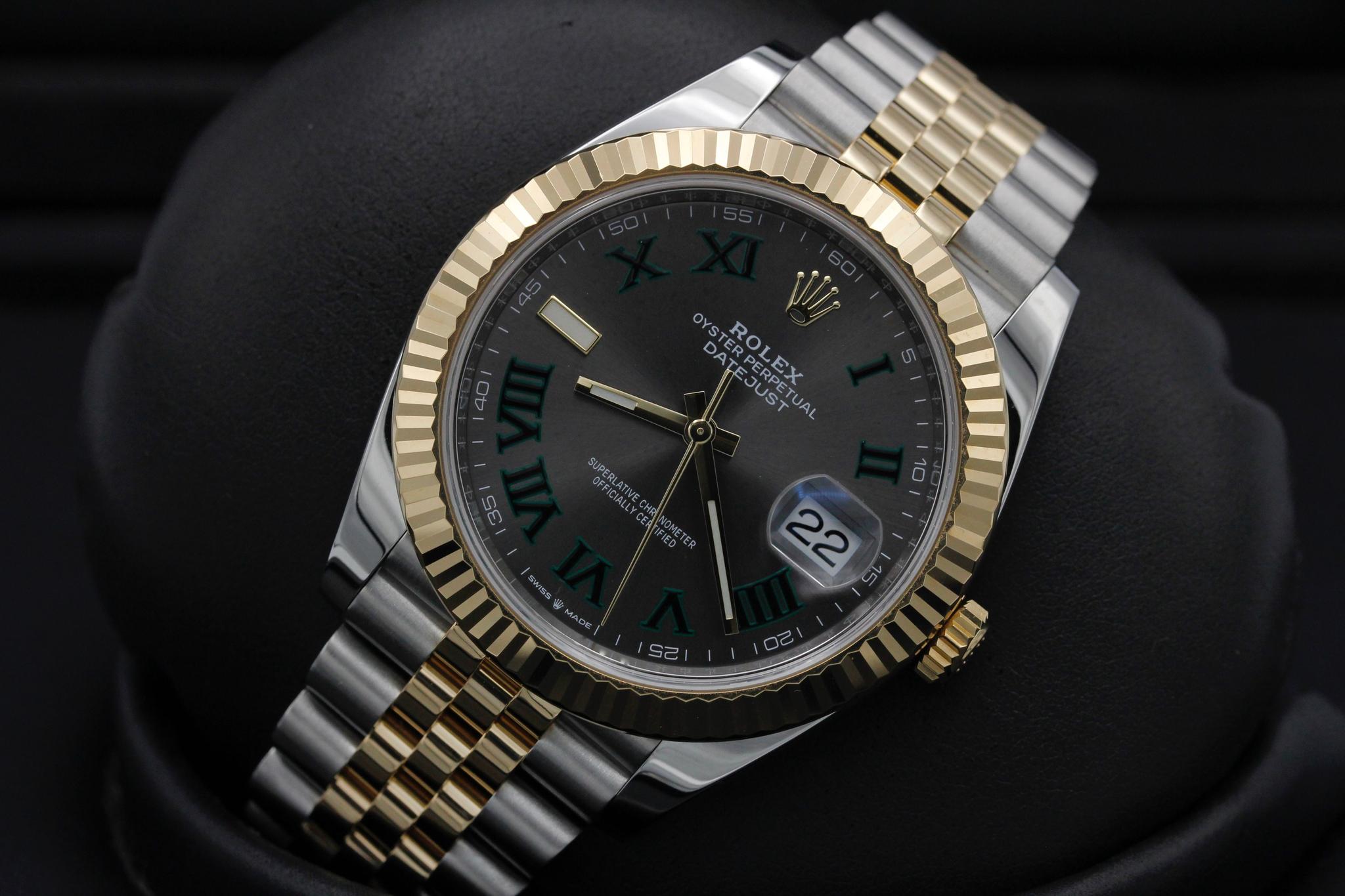 Watch Image 10