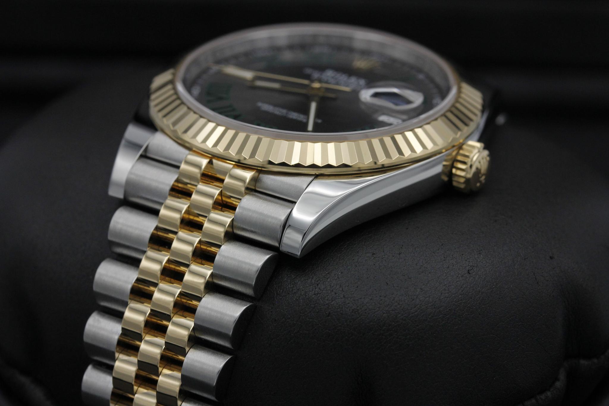 Watch Image 2