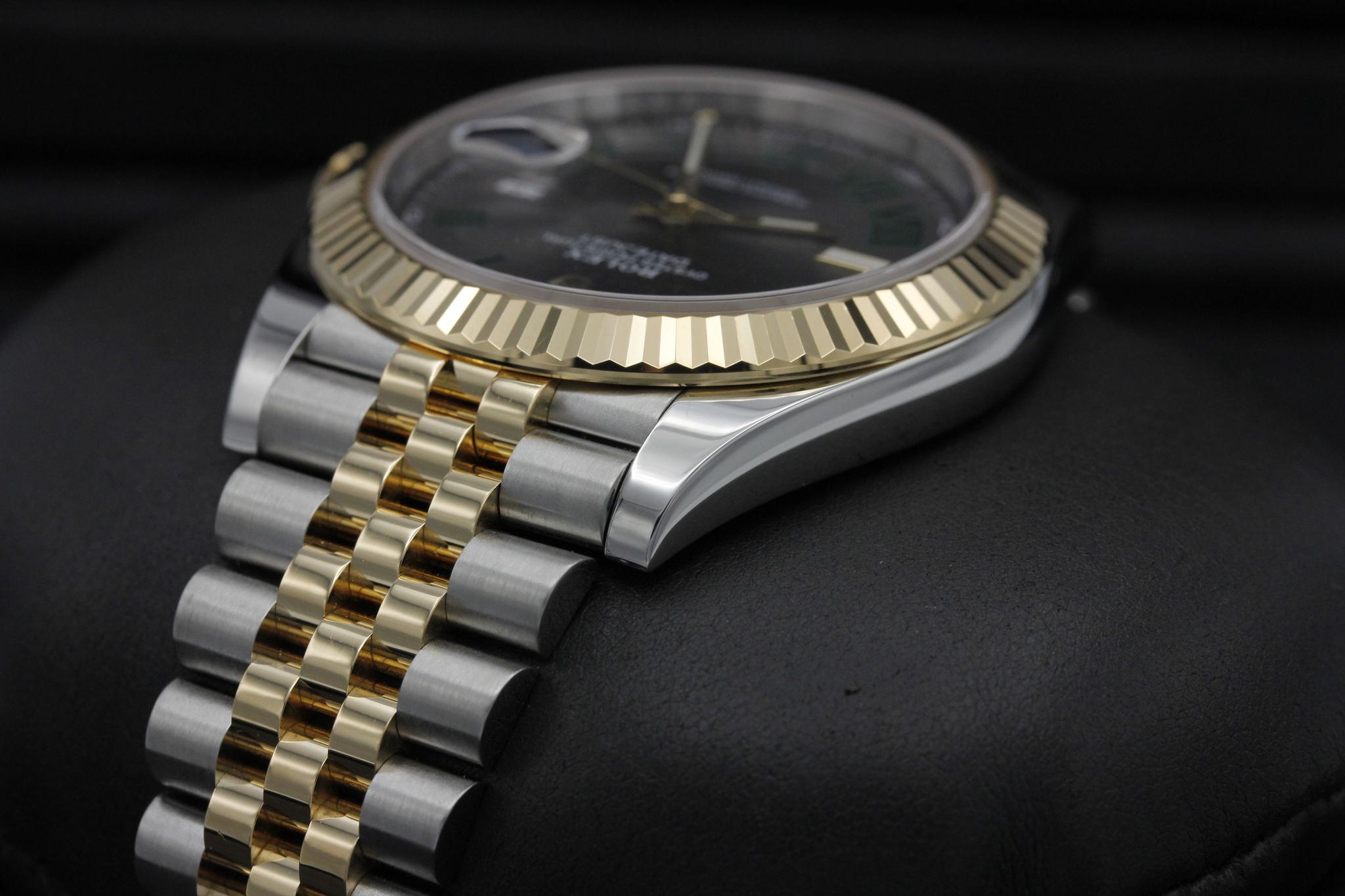 Watch Image 6