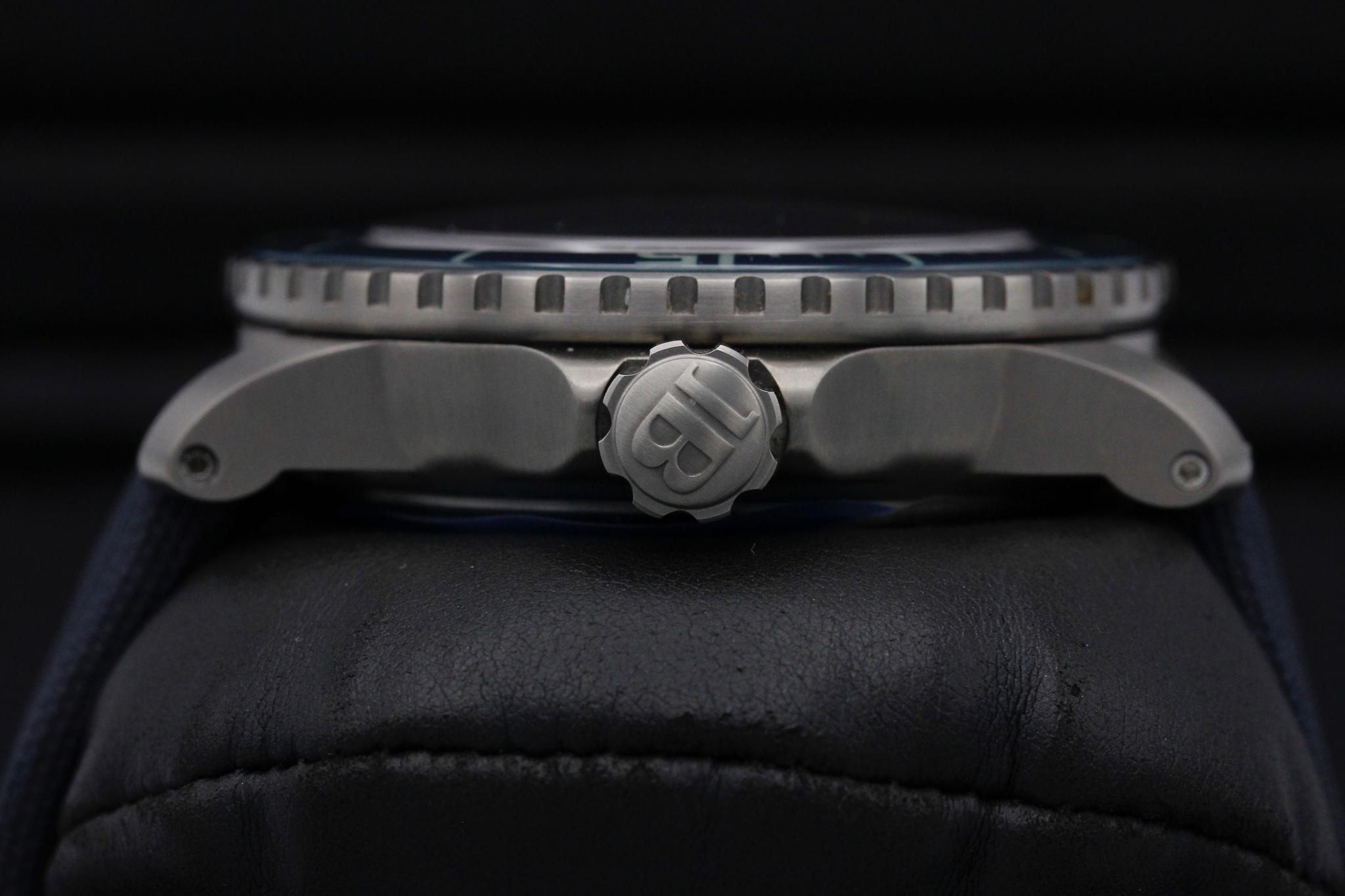 Watch Image 3