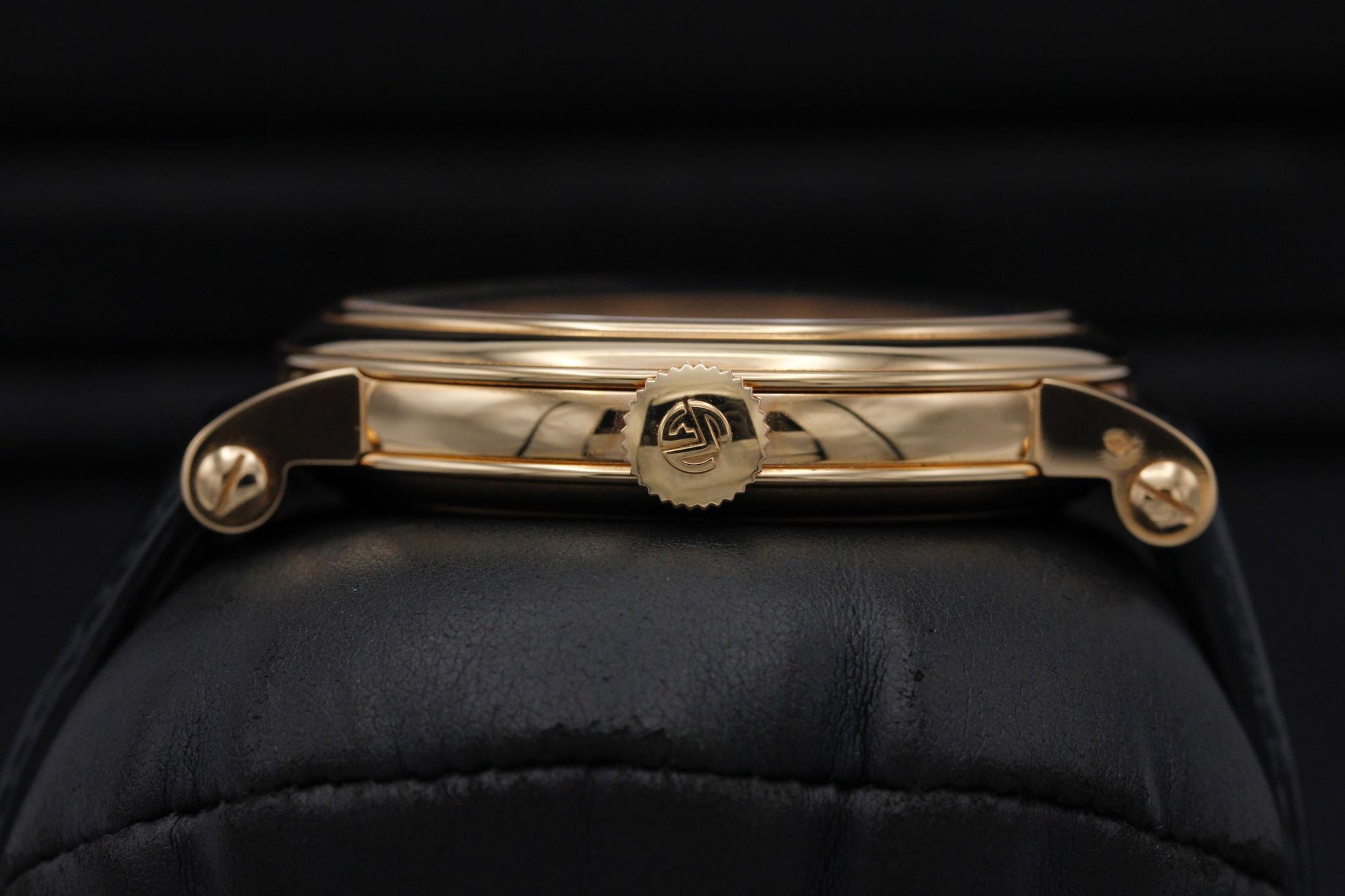 Watch Image 3