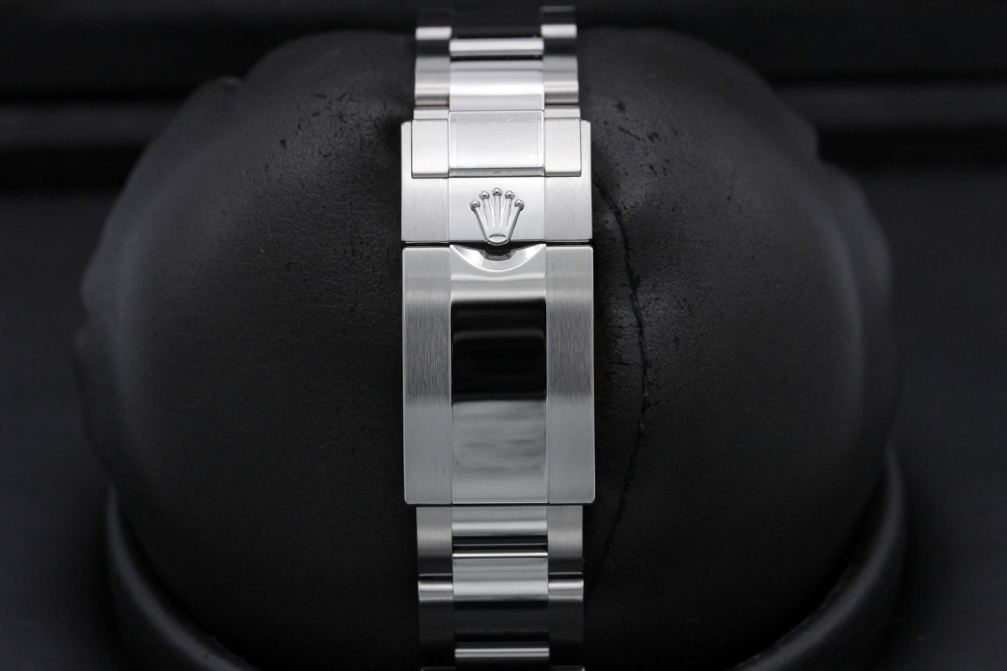 Watch Image 8