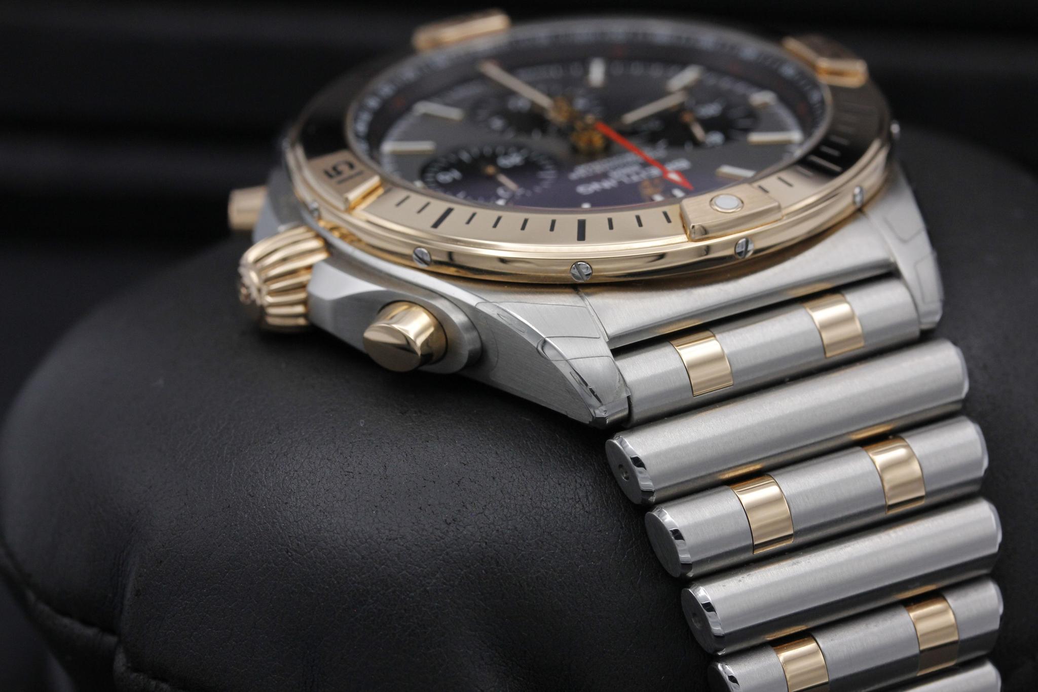 Watch Image 4