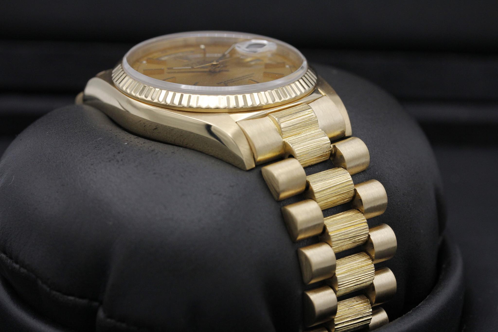 Watch Image 6