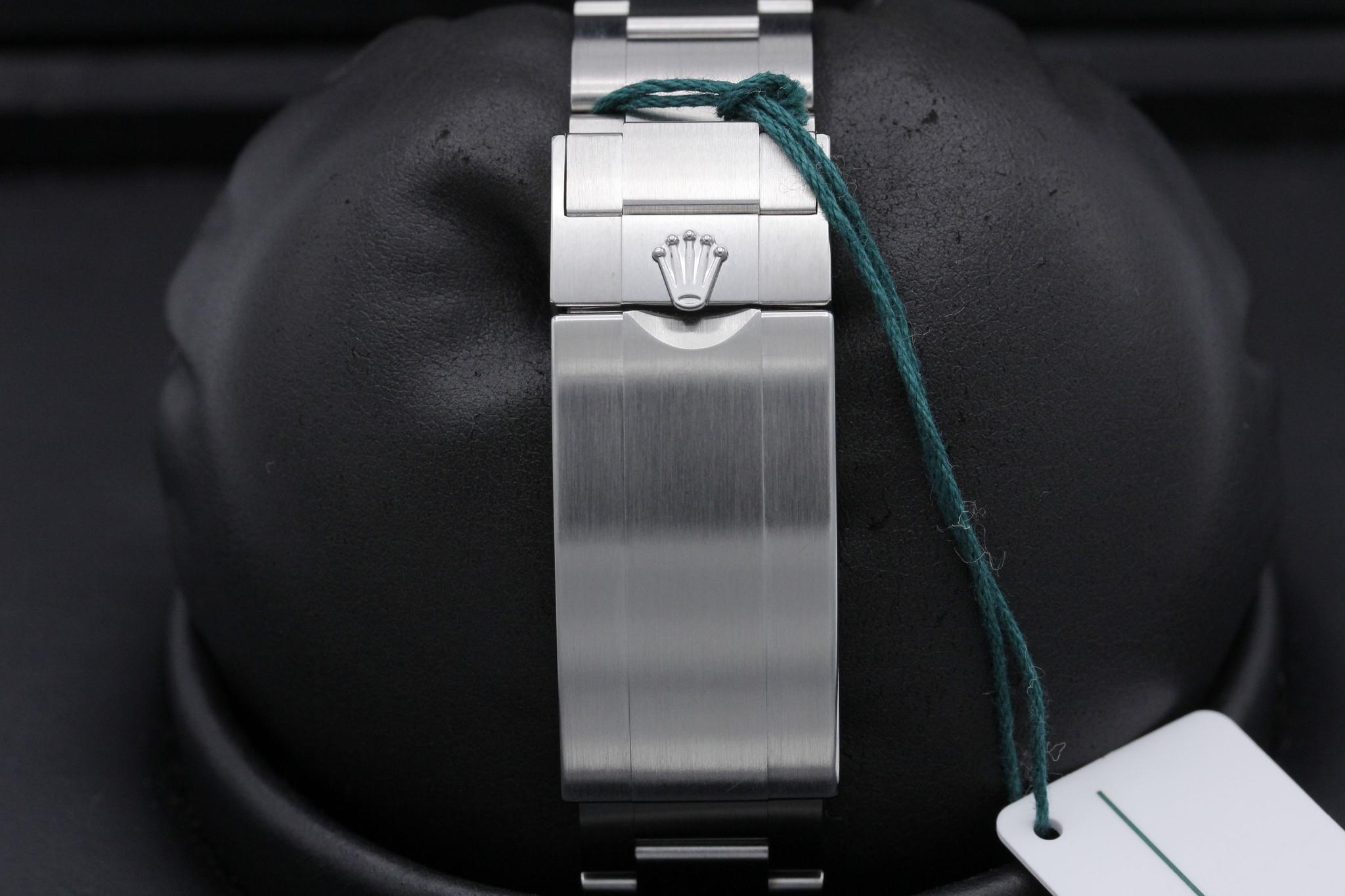 Watch Image 8