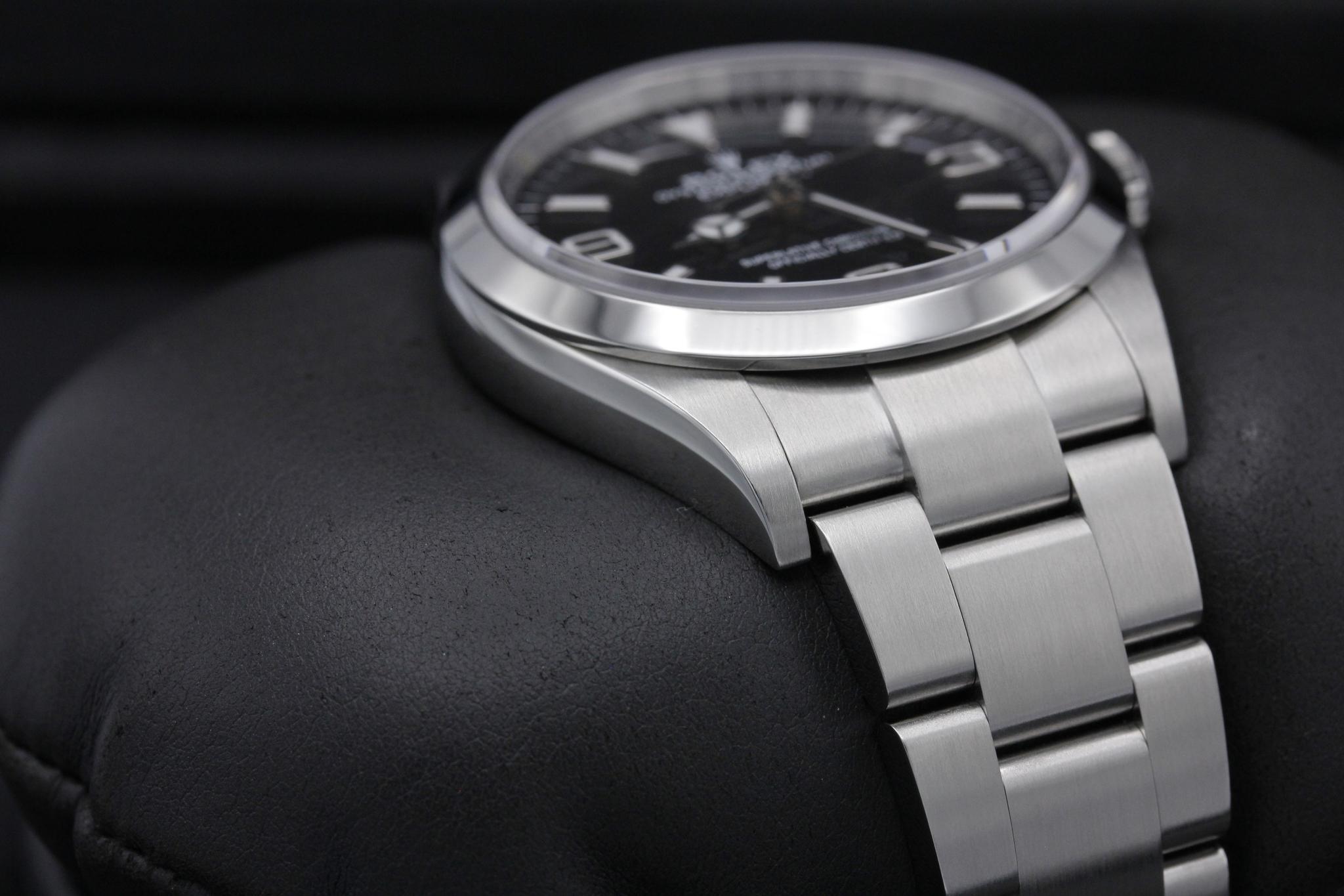 Watch Image 6