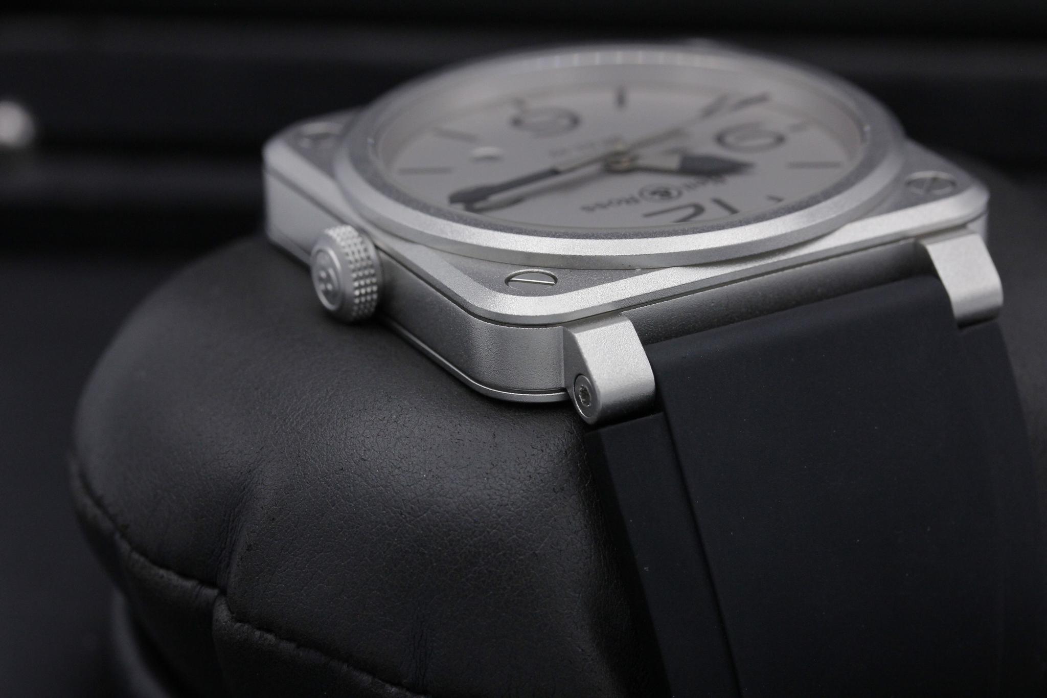 Watch Image 4