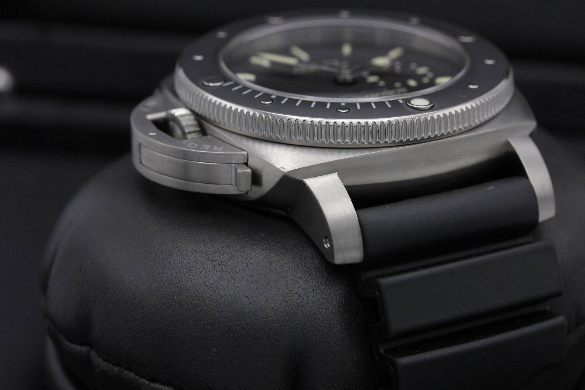 Watch Image 4
