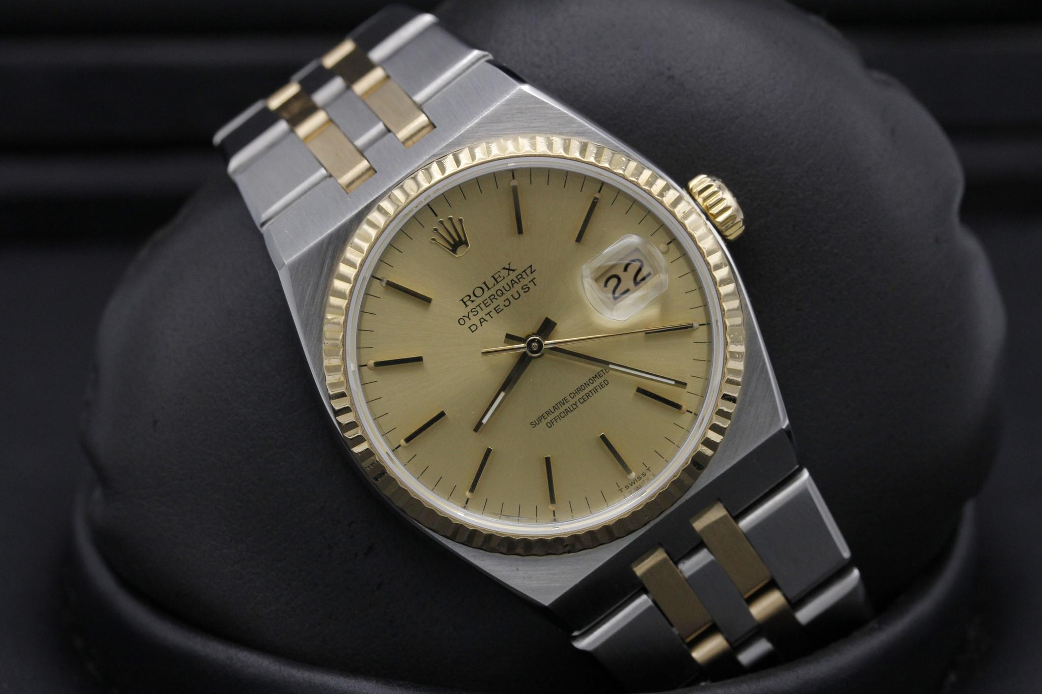 Watch Image 12