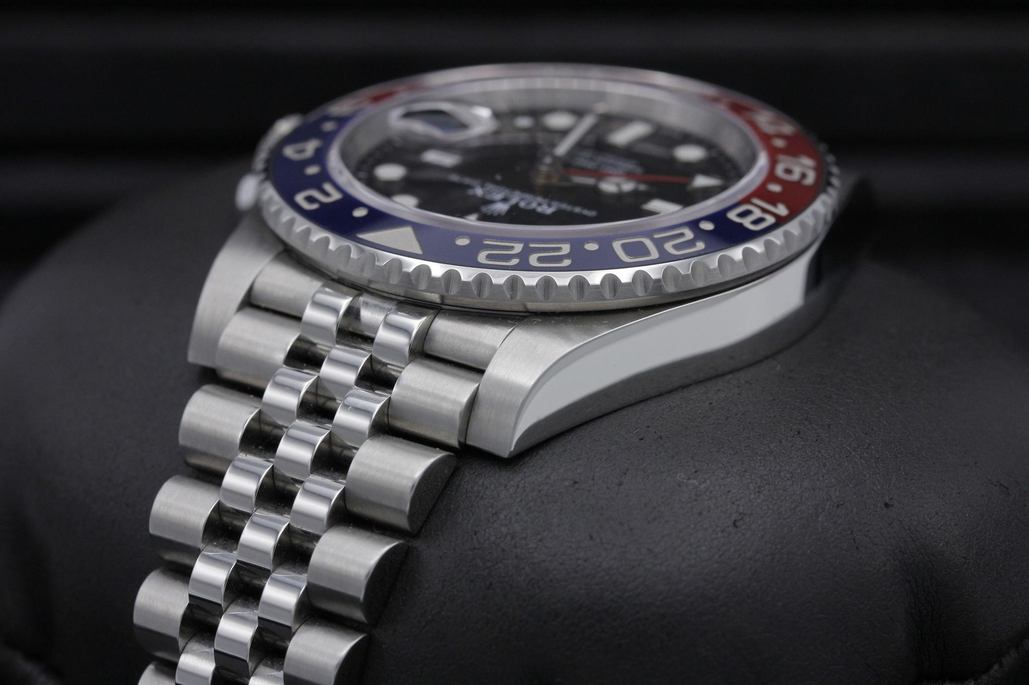 Watch Image 5