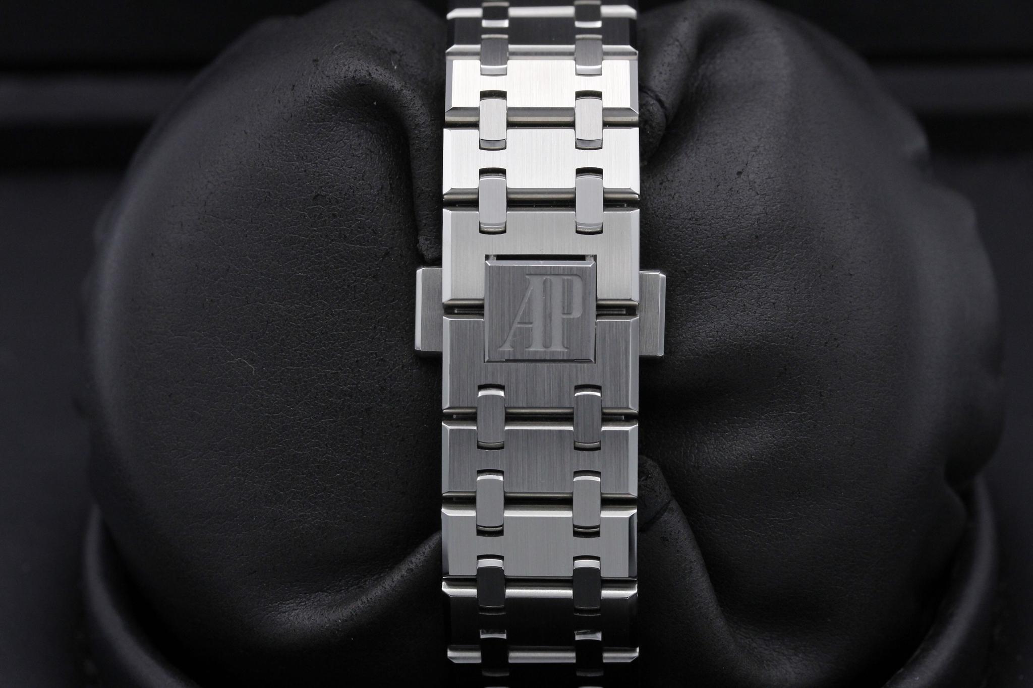 Watch Image 8
