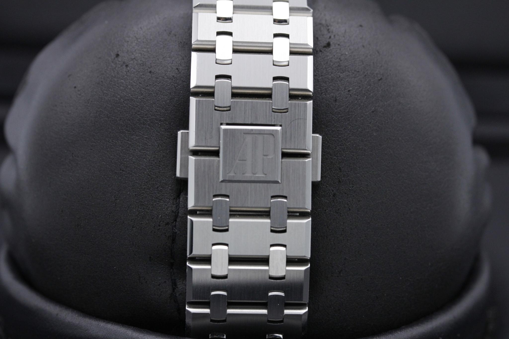 Watch Image 8