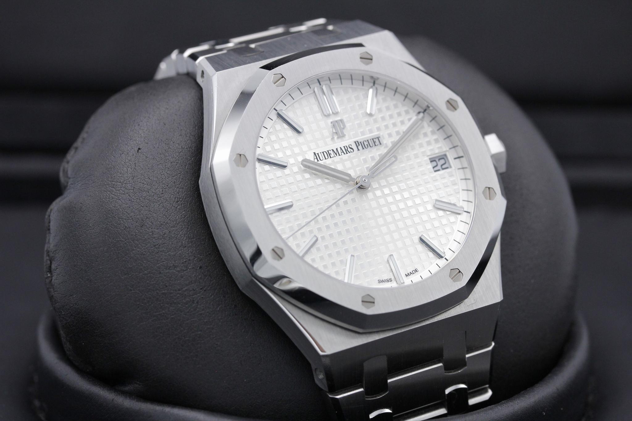 Watch Image 10