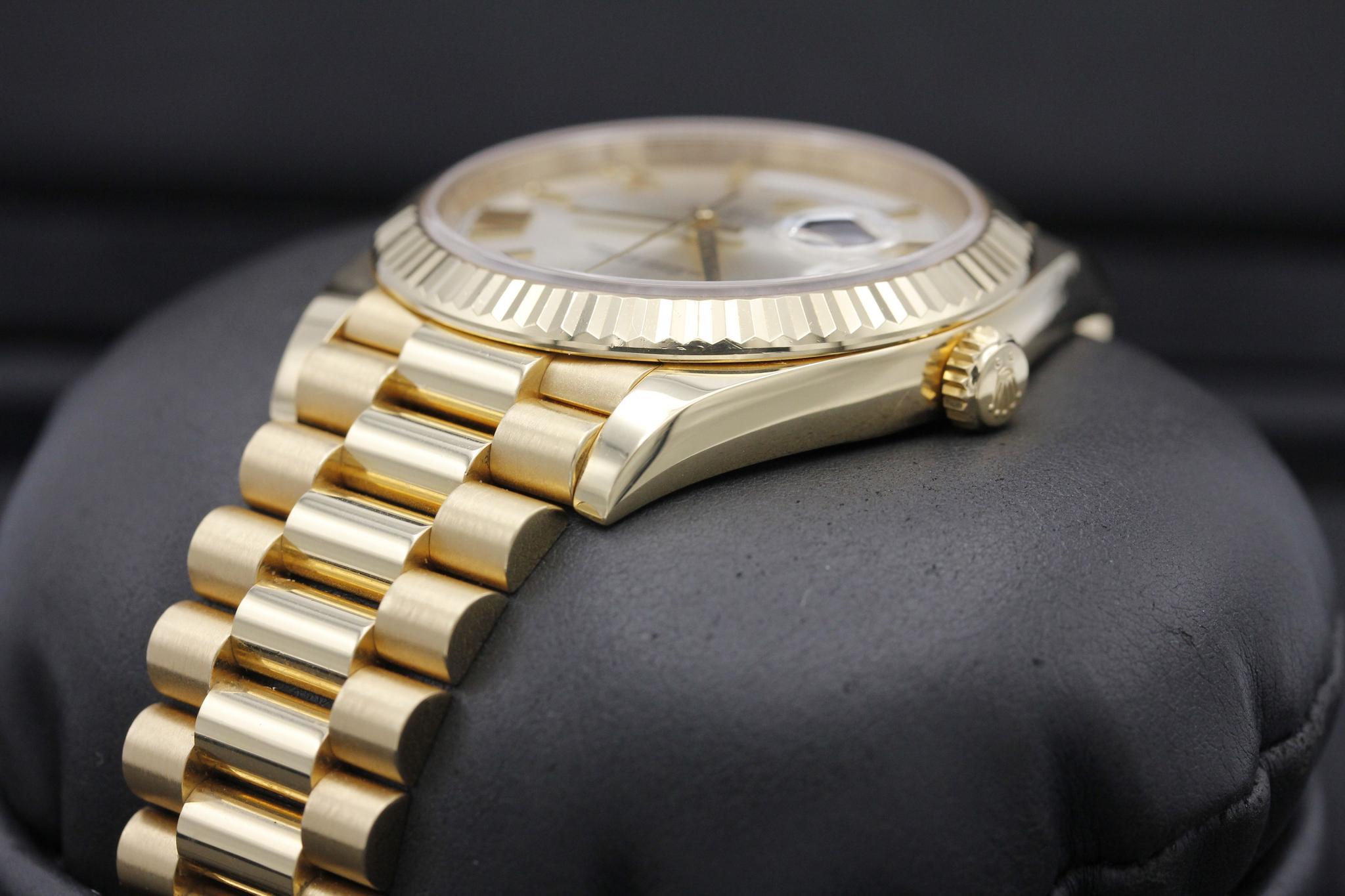 Watch Image 2