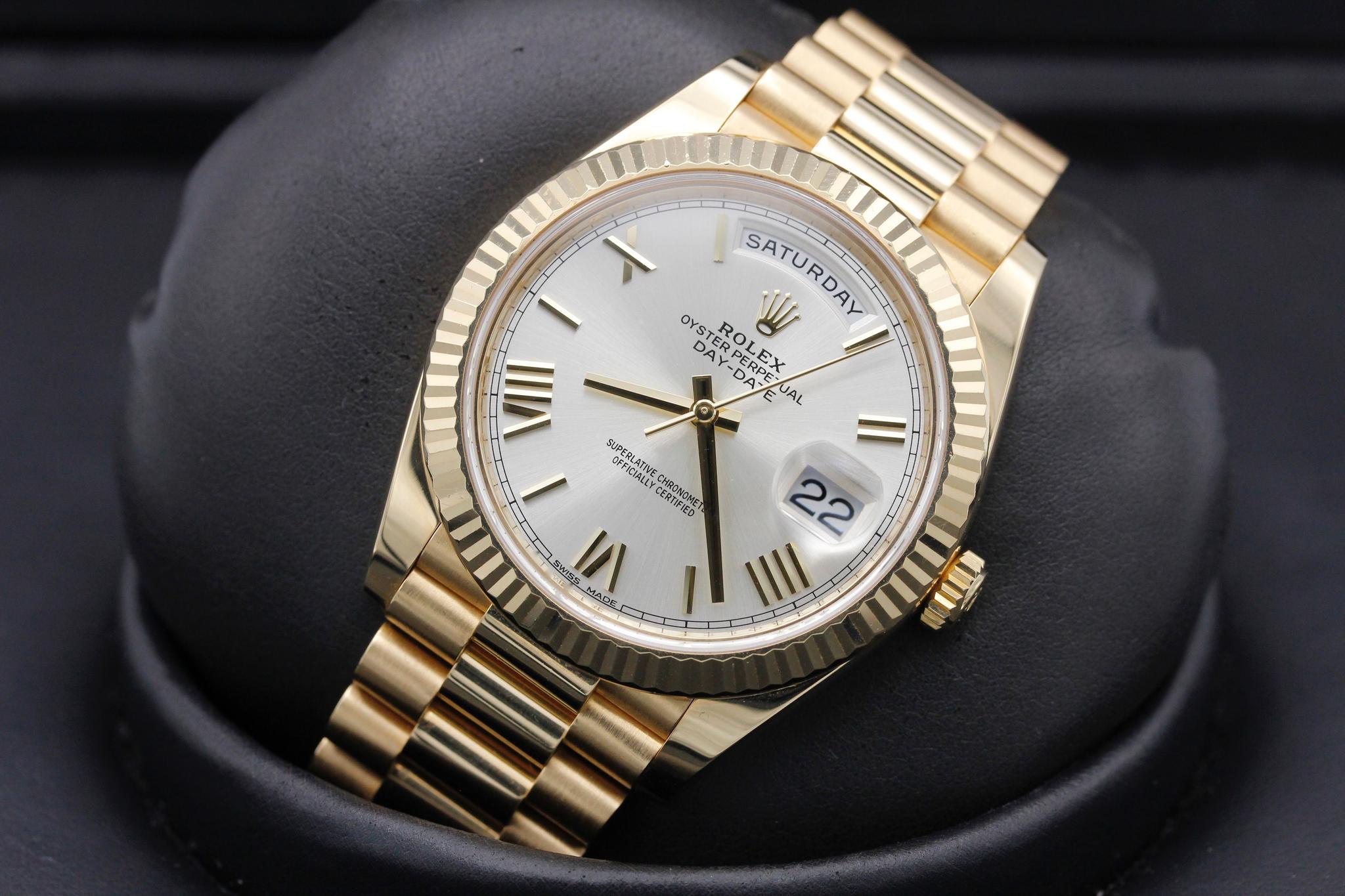 Watch Image 9