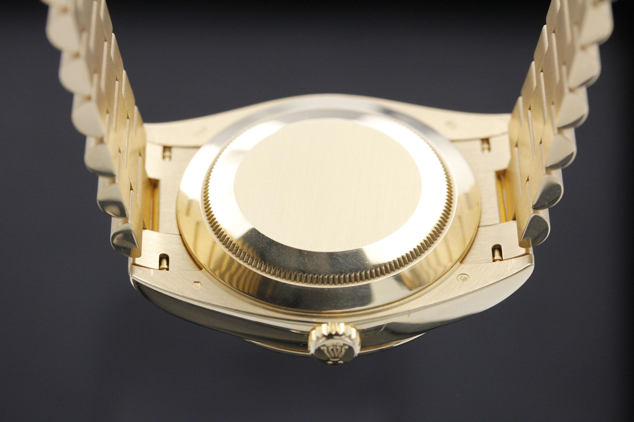 Watch Image 7