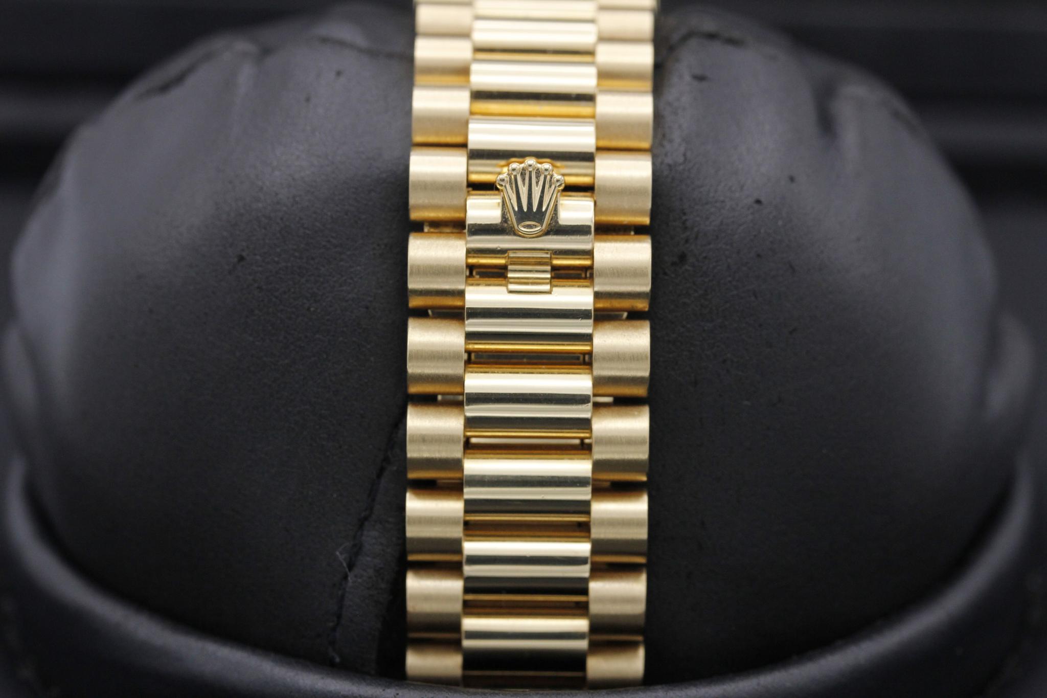 Watch Image 8