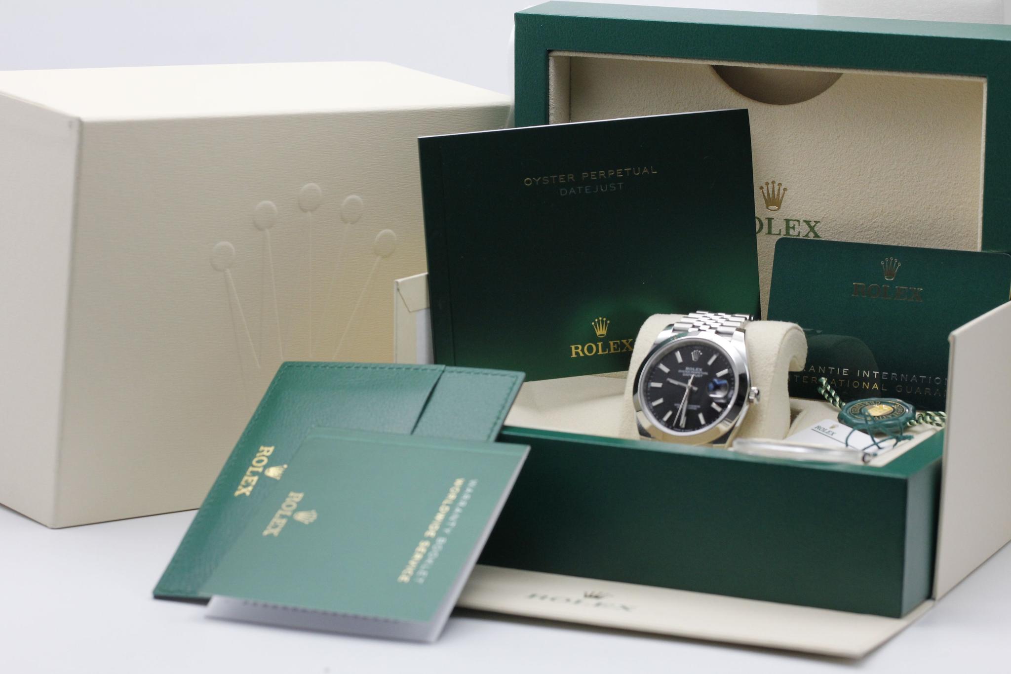 Watch Image 11