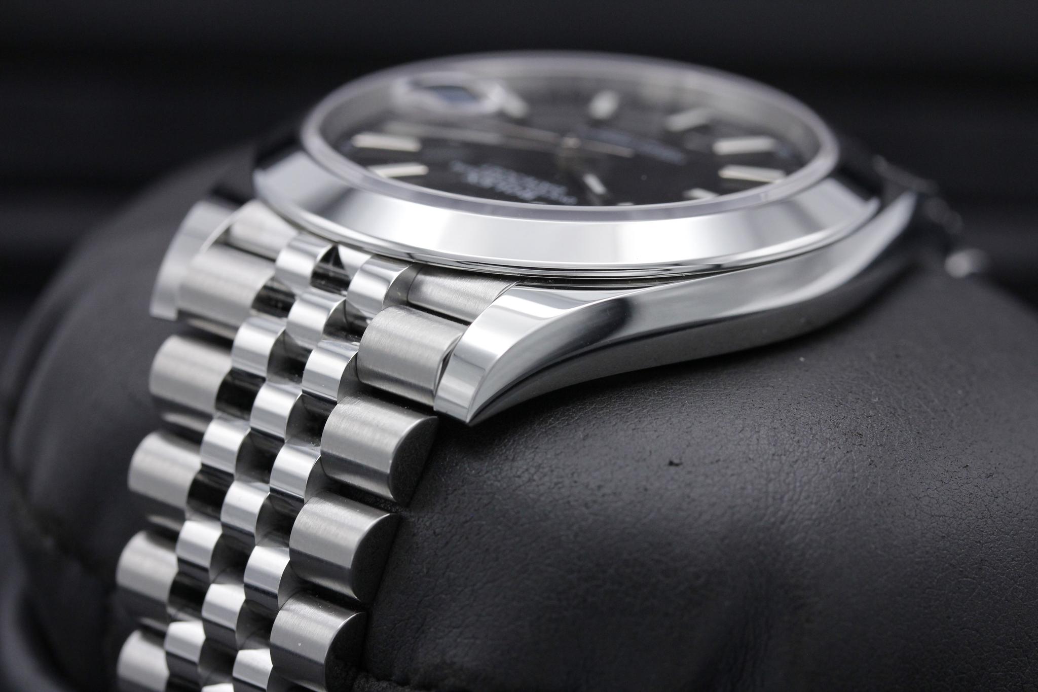 Watch Image 5