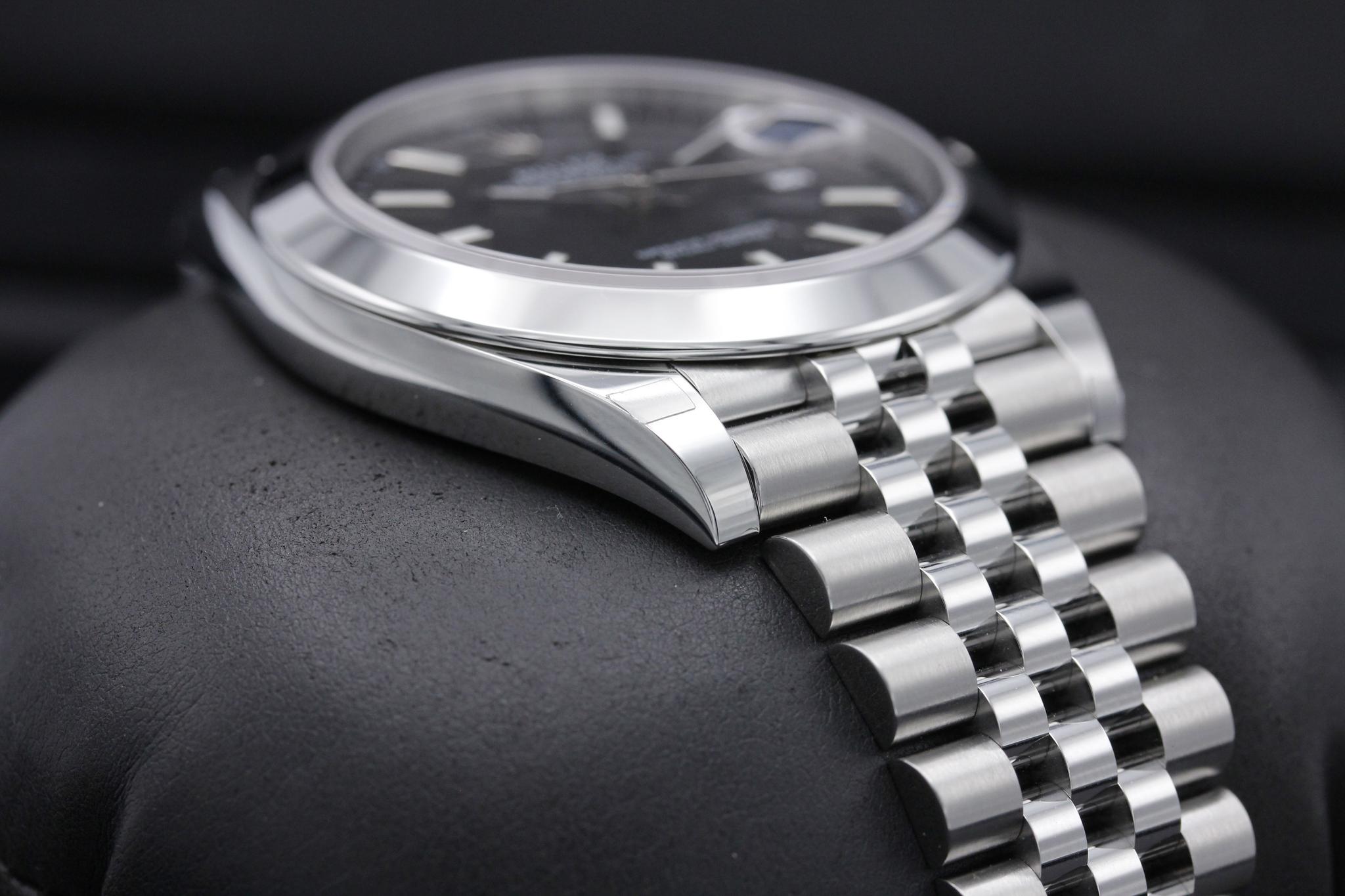 Watch Image 6