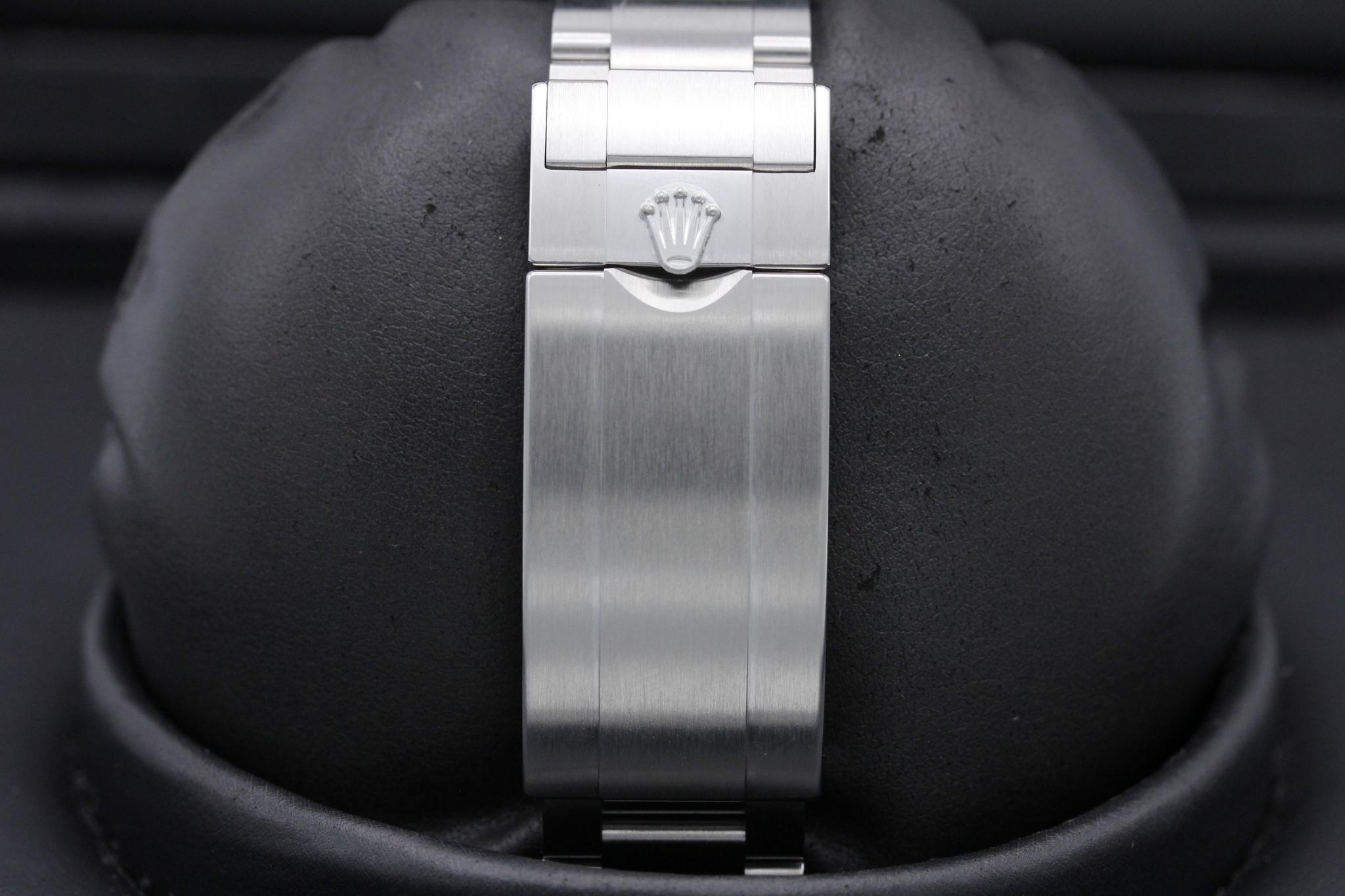 Watch Image 8