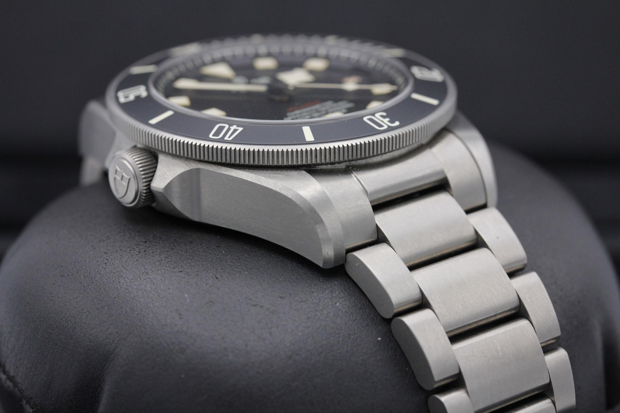 Watch Image 4