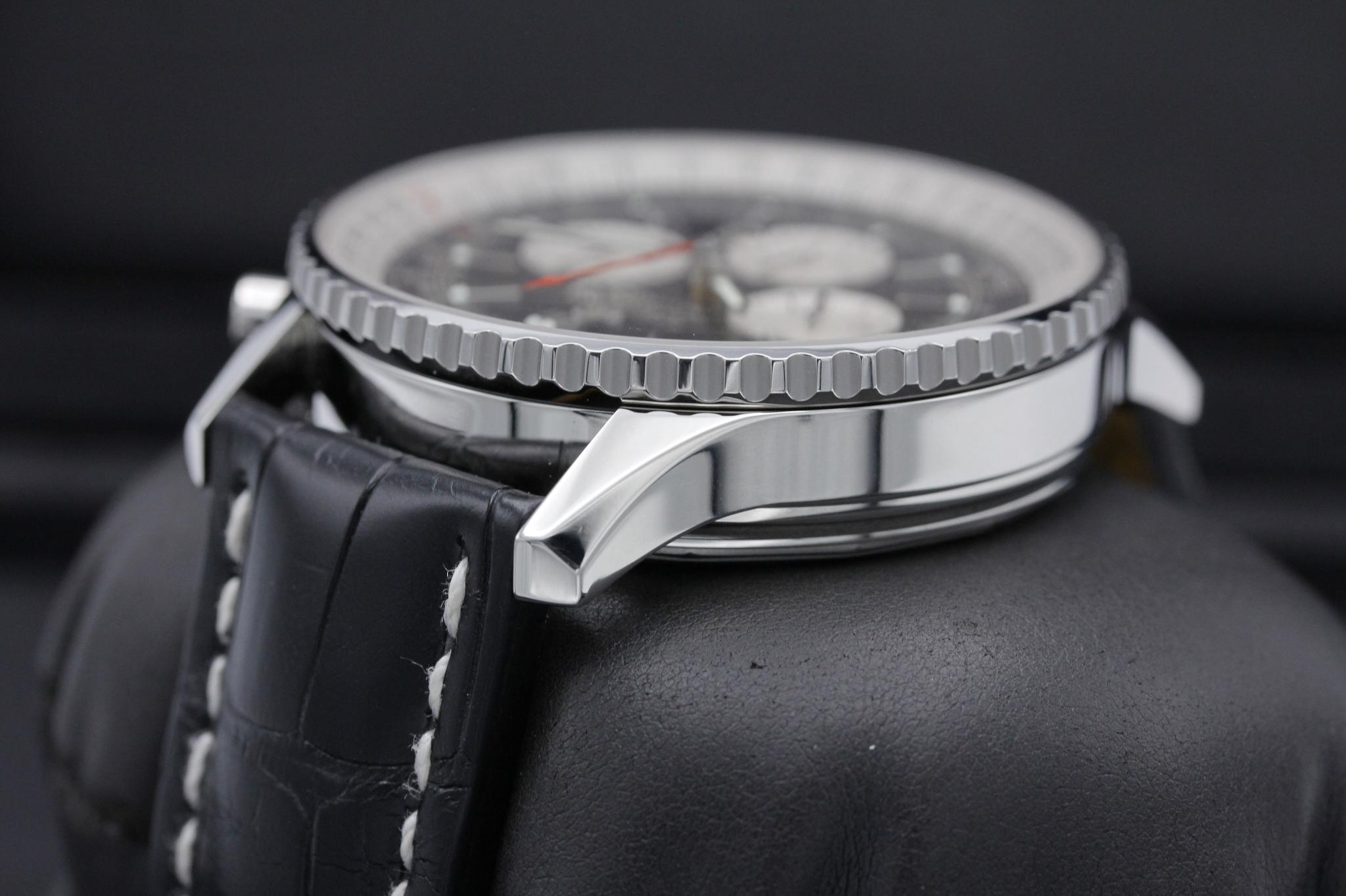 Watch Image 5