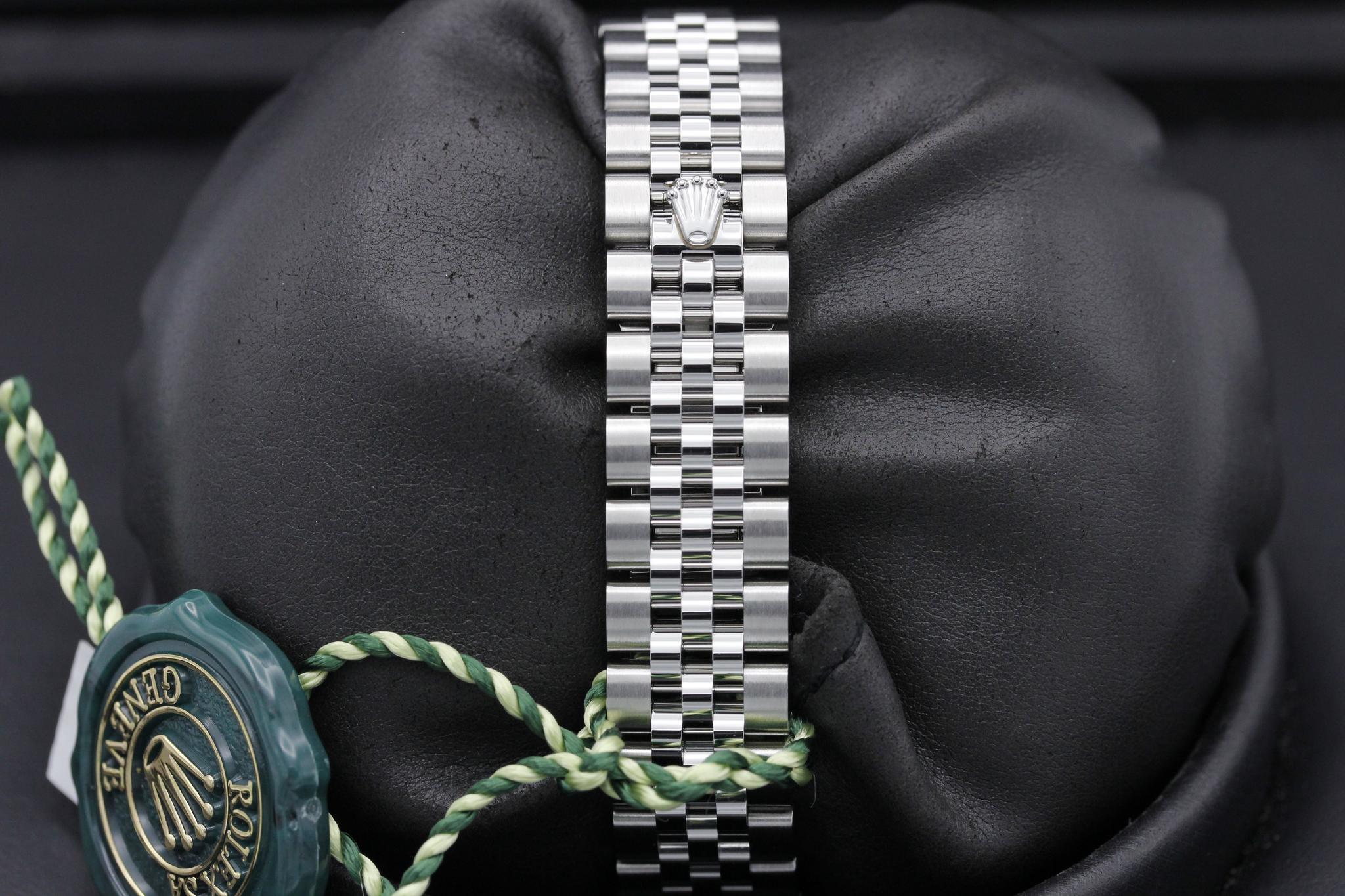 Watch Image 8