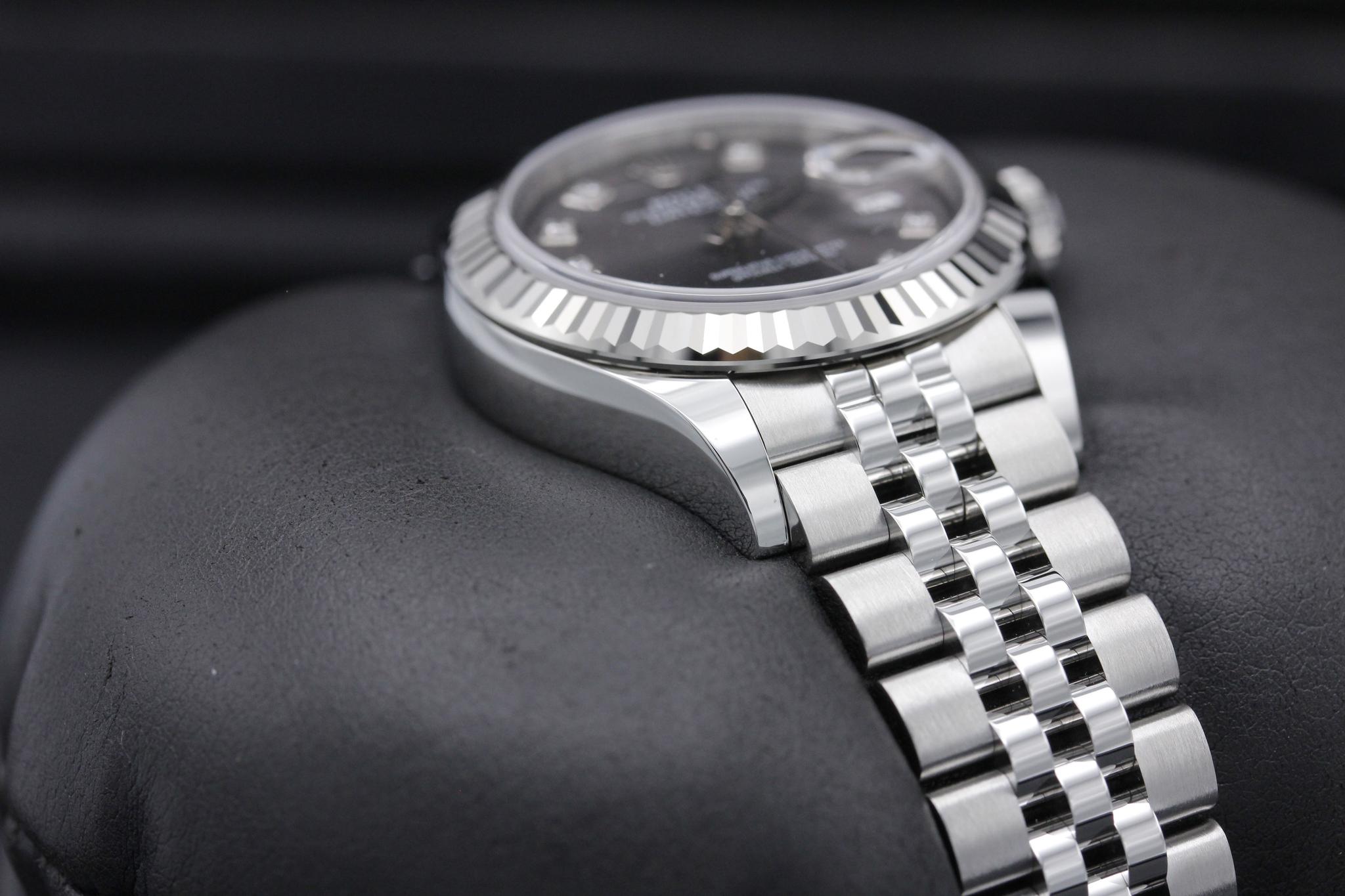 Watch Image 6