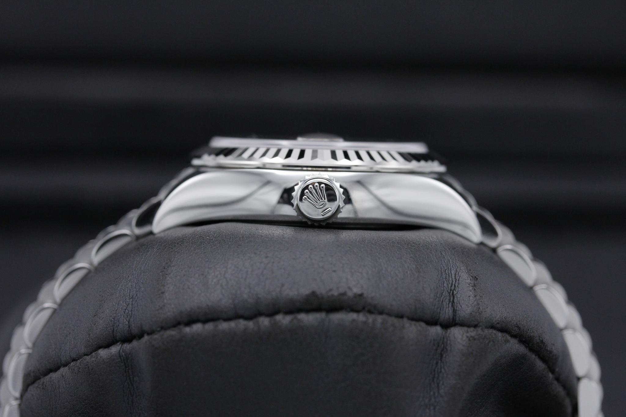 Watch Image 3