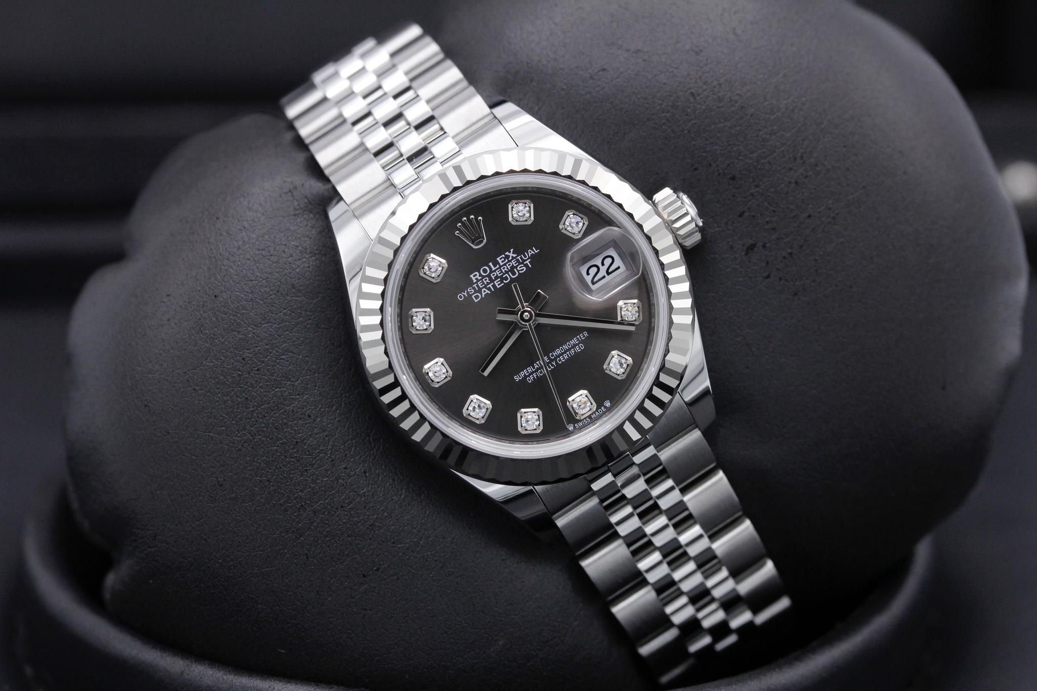 Watch Image 9