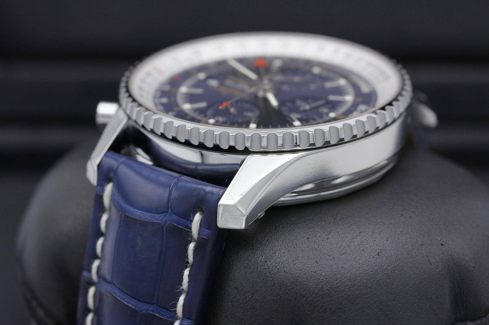 Watch Image 5