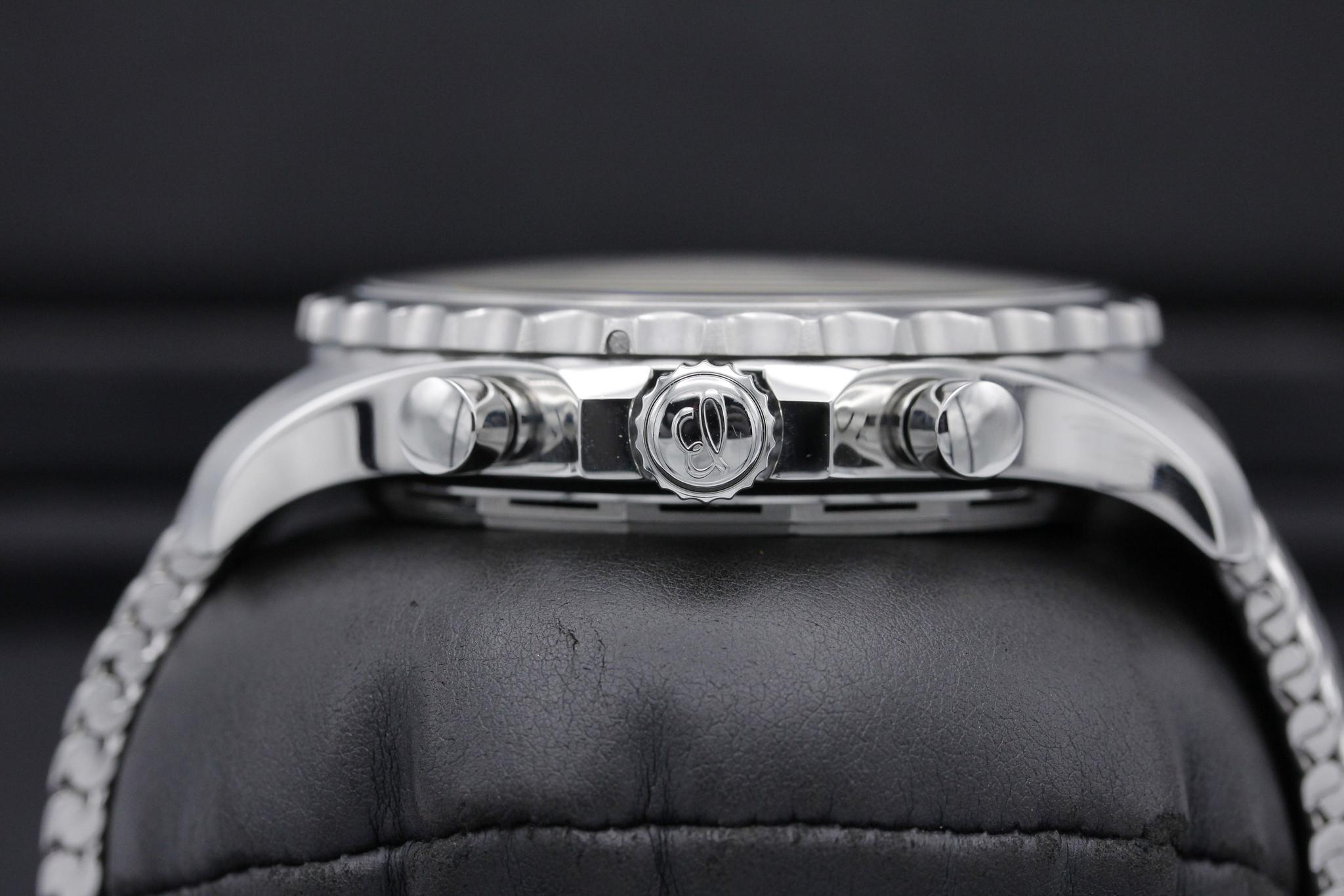 Watch Image 3