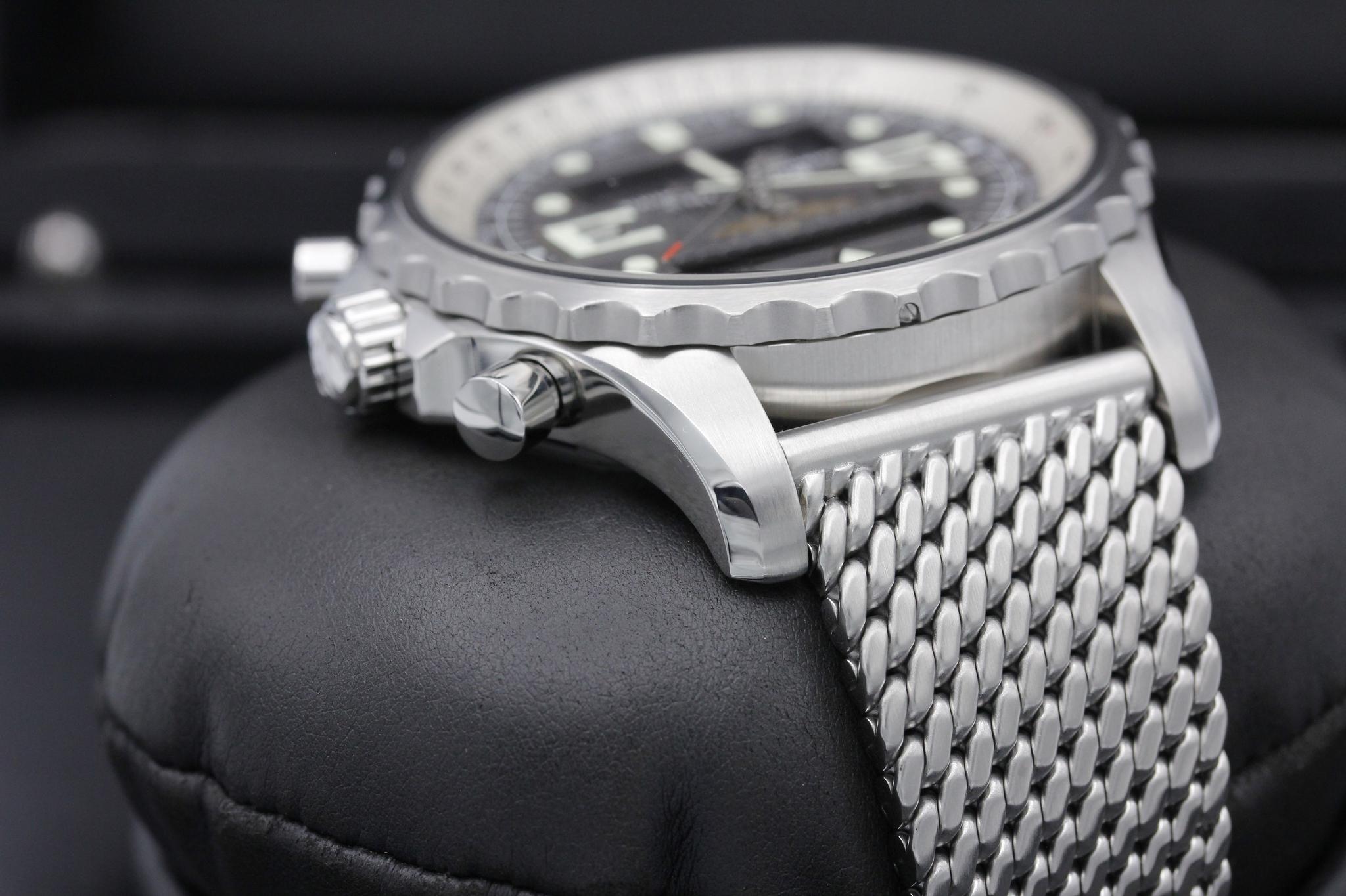 Watch Image 4