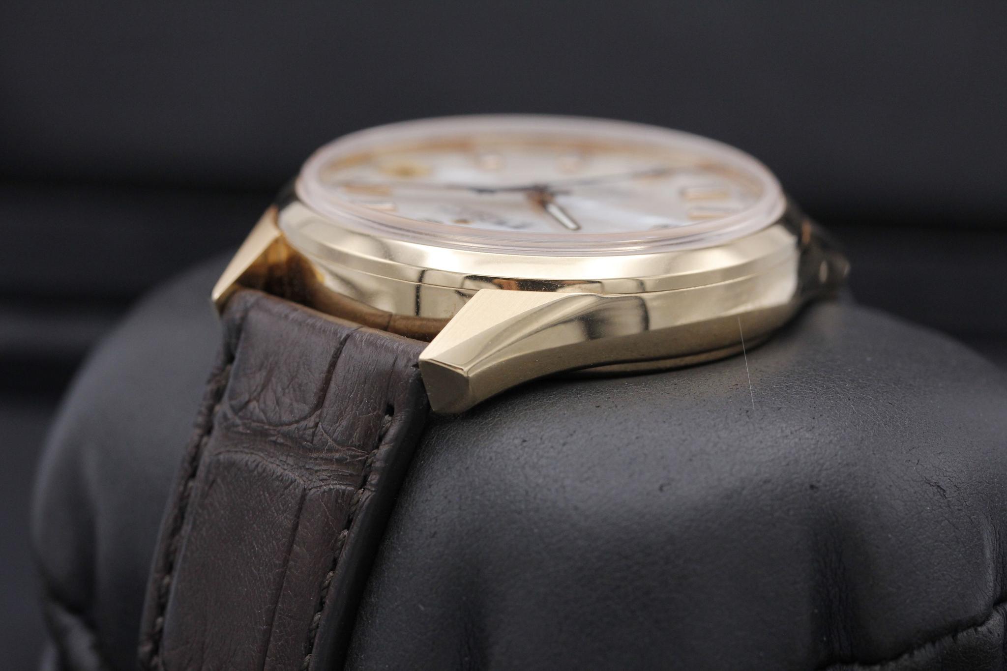 Watch Image 5