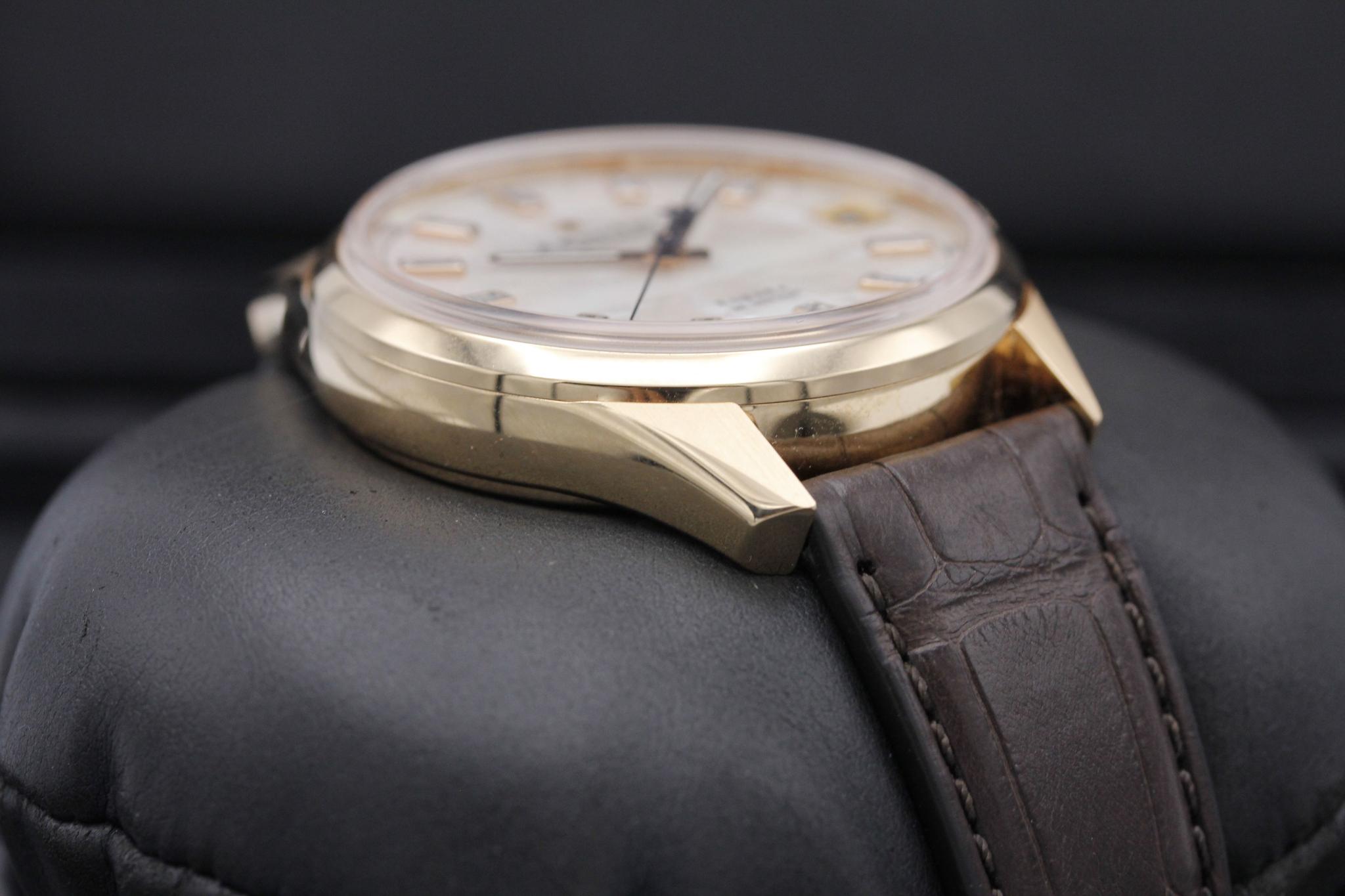 Watch Image 6