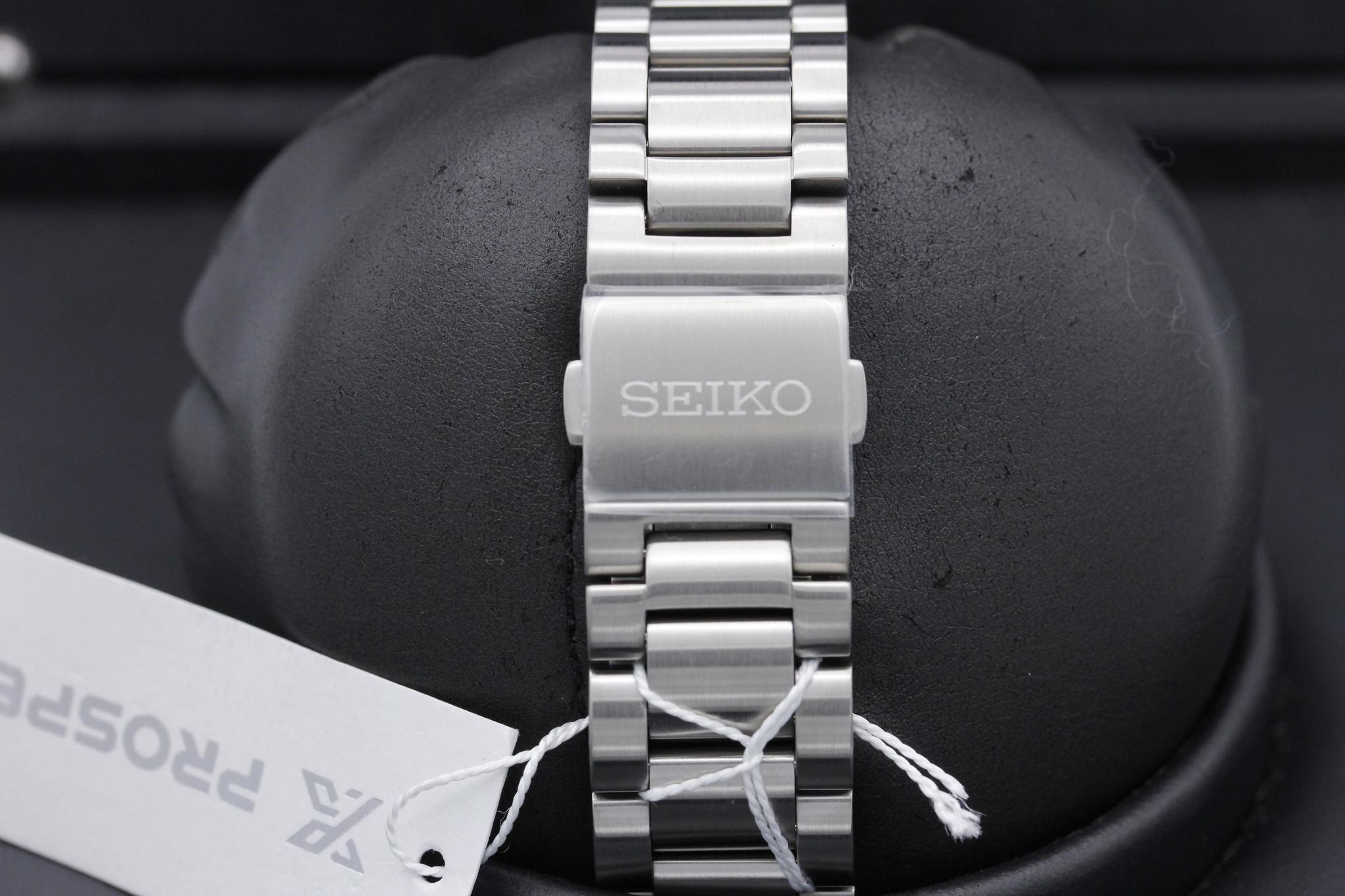 Watch Image 8