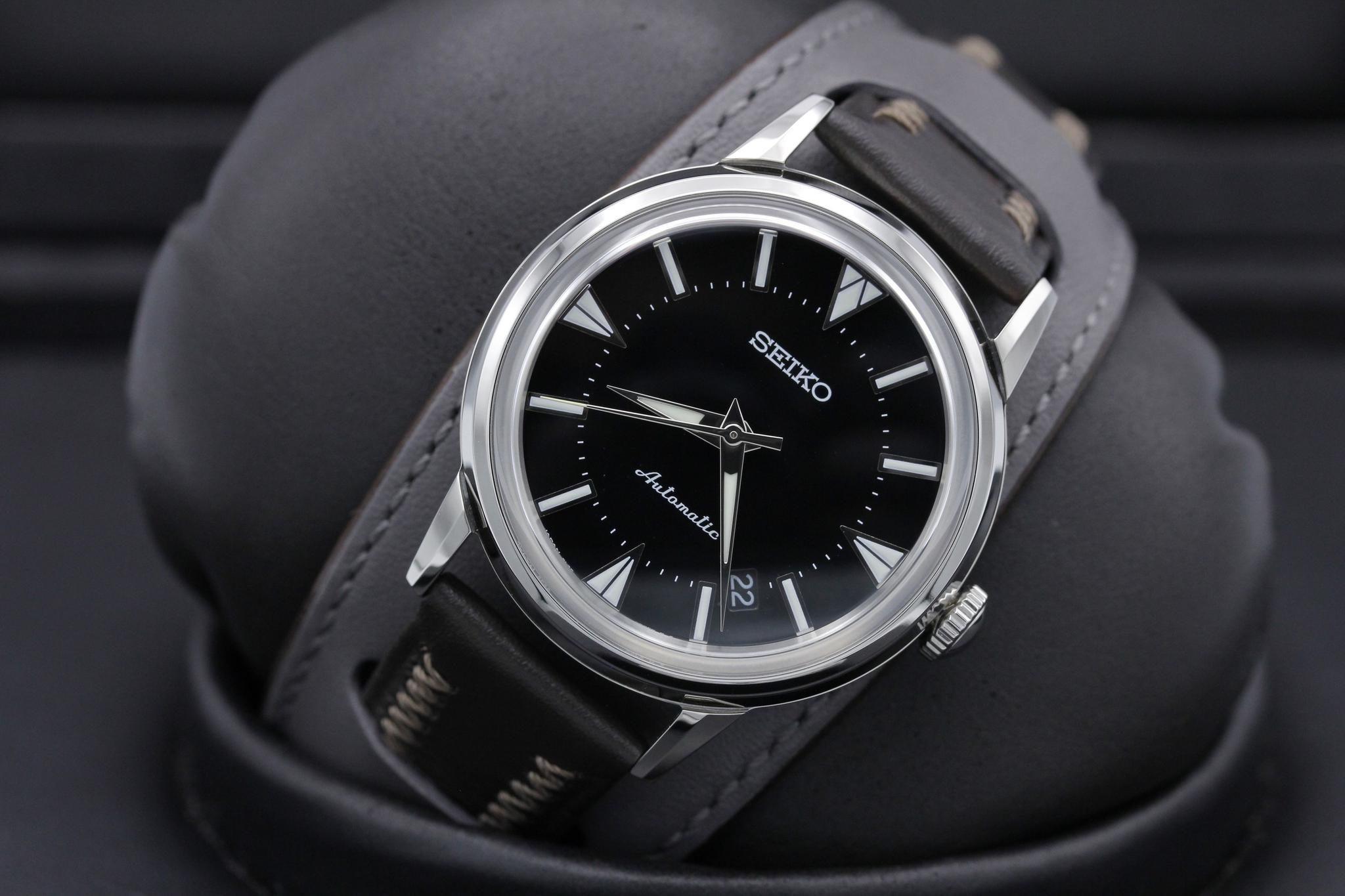 Watch Image 9