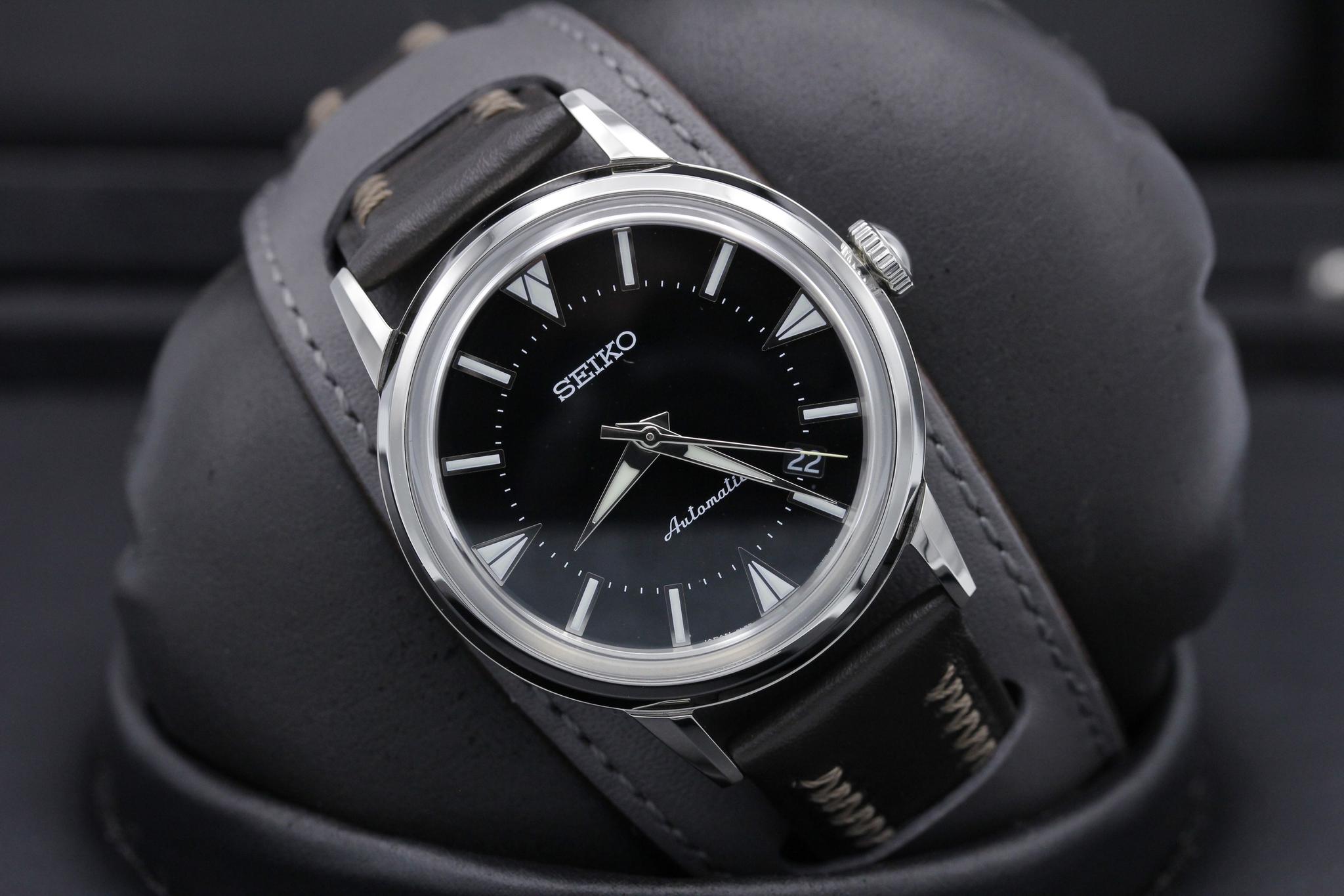 Watch Image 10